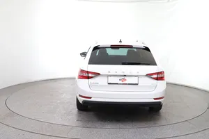 Skoda Superb Combi 2.0 TDI Style 4X4 DSG | Thumbnail 5 von 27