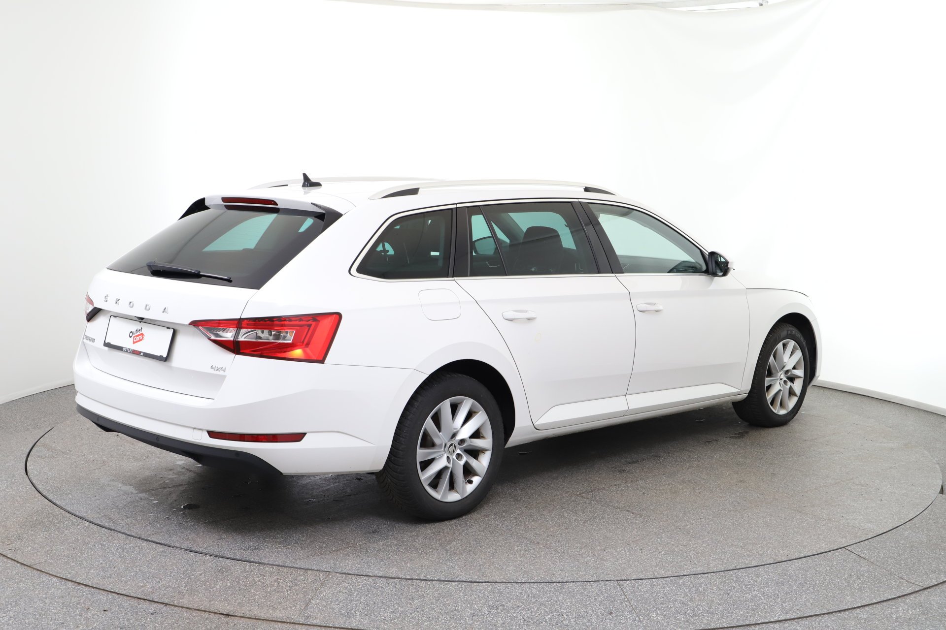 Skoda Superb Combi 2.0 TDI Style 4X4 DSG | Bild 6 von 27