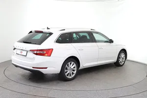 Skoda Superb Combi 2.0 TDI Style 4X4 DSG | Thumbnail 6 von 27