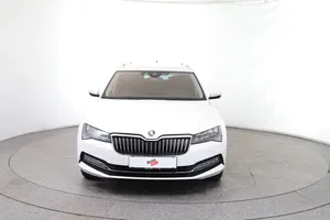 Skoda Superb Combi 2.0 TDI Style 4X4 DSG | Thumbnail 9 von 27