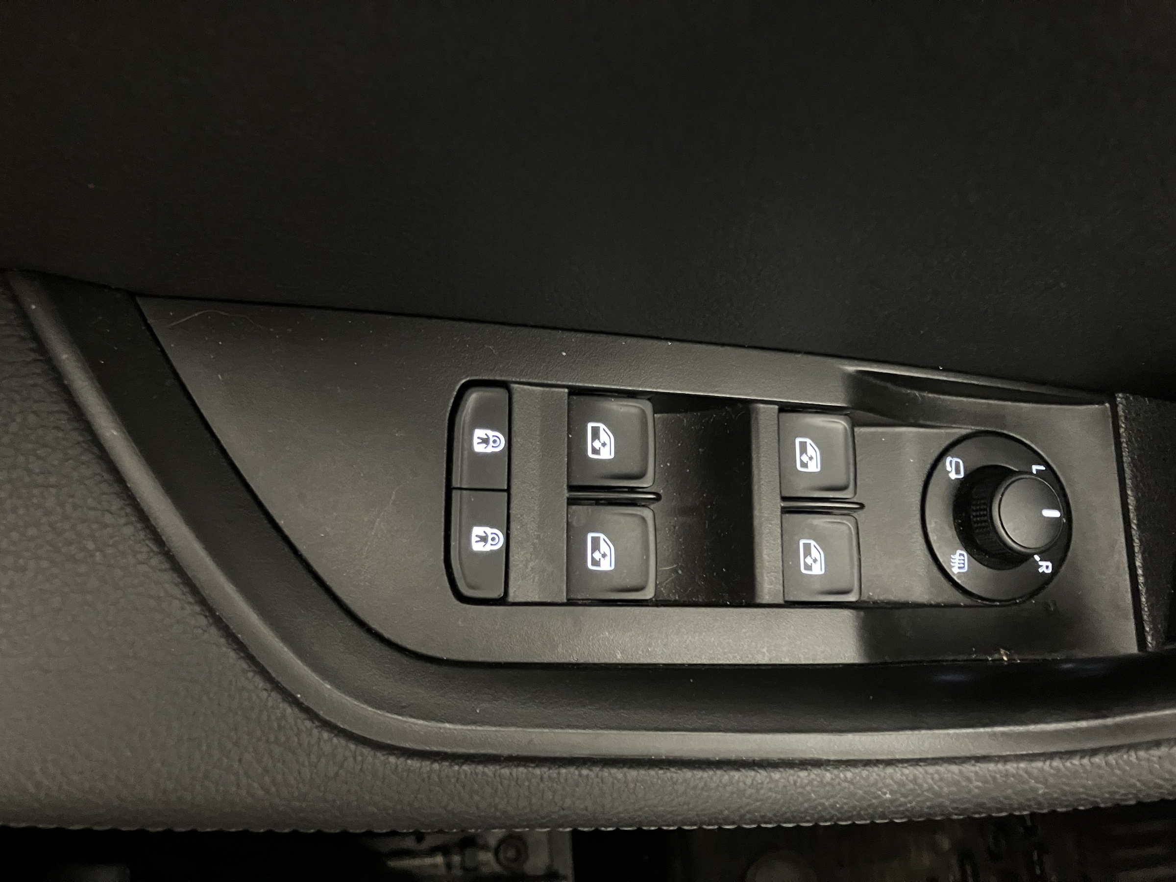 Skoda Superb Combi 2.0 TDI Style 4X4 DSG | Bild 10 von 27