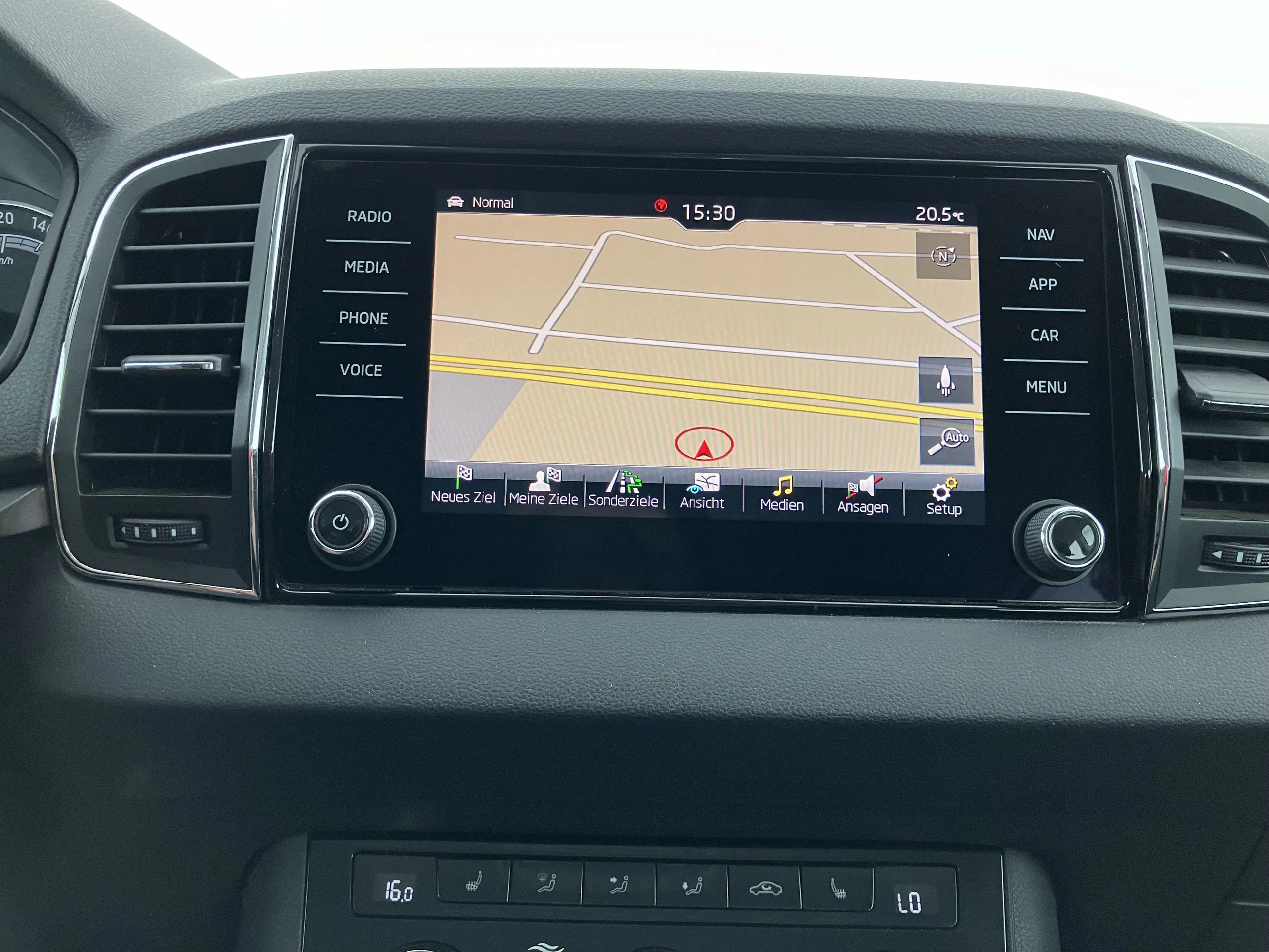 Skoda KAROQ Ambition Limited TDI | Bild 12 von 31