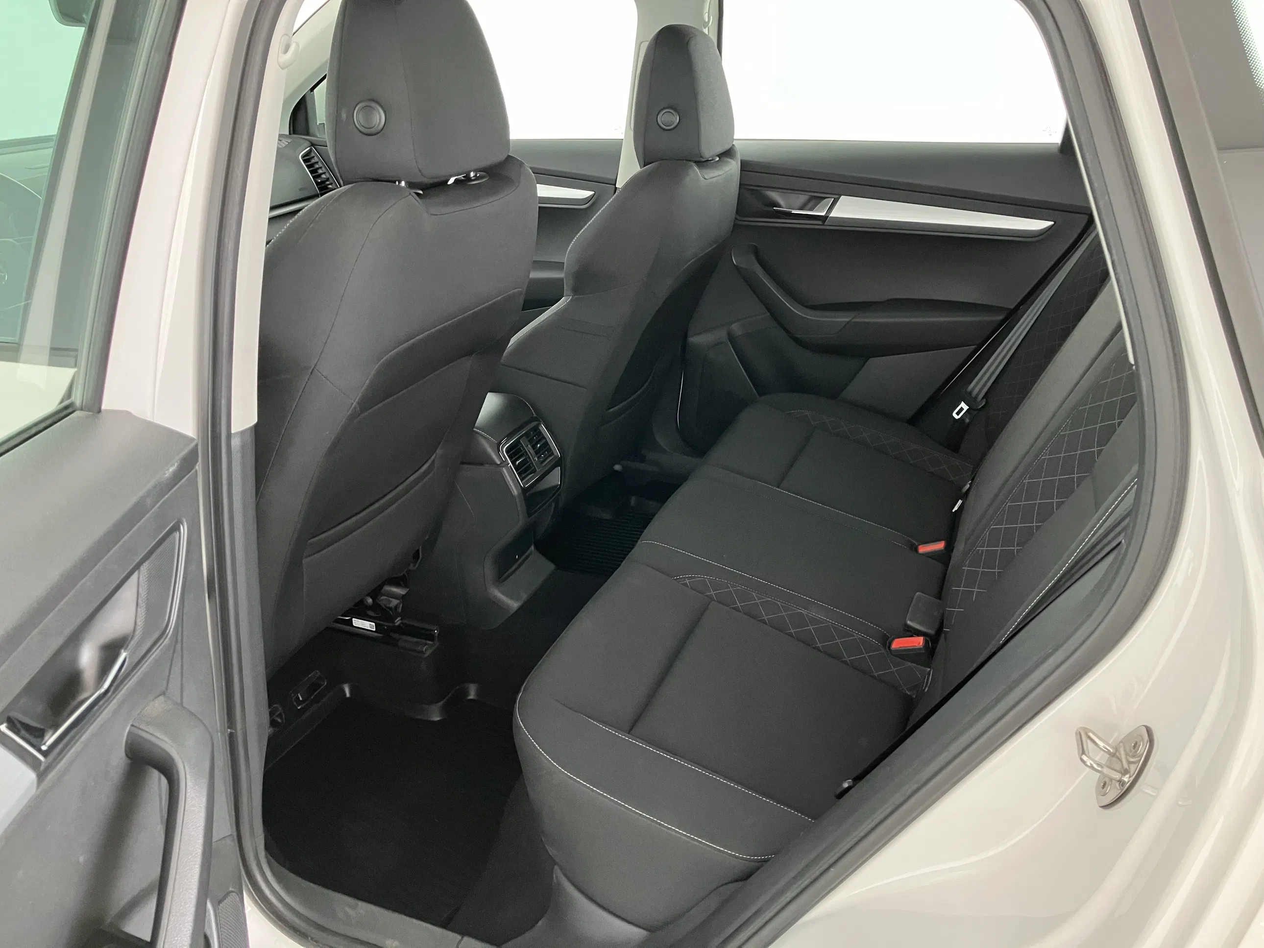 Skoda KAROQ Ambition Limited TDI | Bild 13 von 31