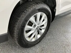 Skoda KAROQ Ambition Limited TDI | Thumbnail 17 von 31