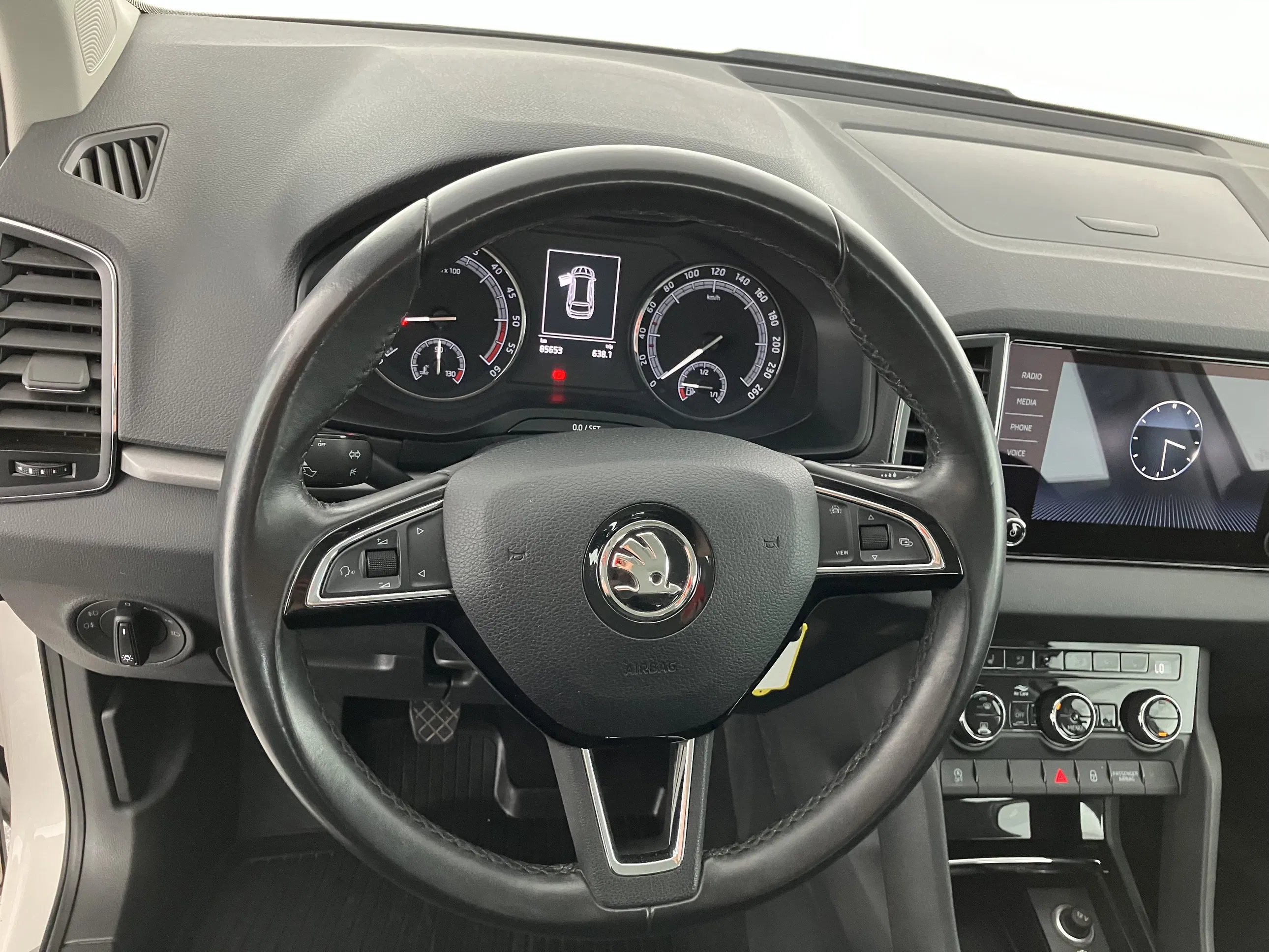 Skoda KAROQ Ambition Limited TDI | Bild 19 von 31