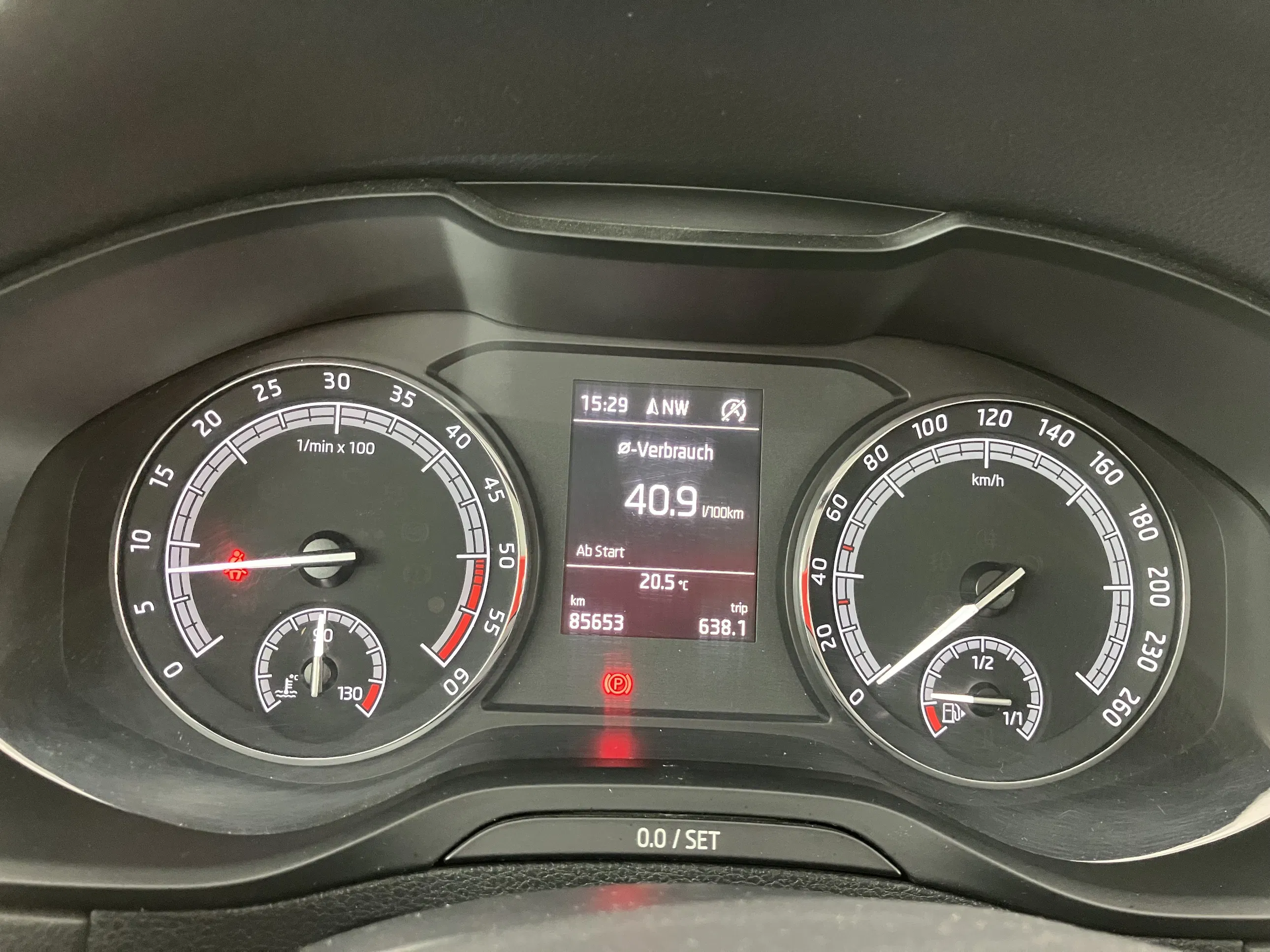 Skoda KAROQ Ambition Limited TDI | Bild 20 von 31