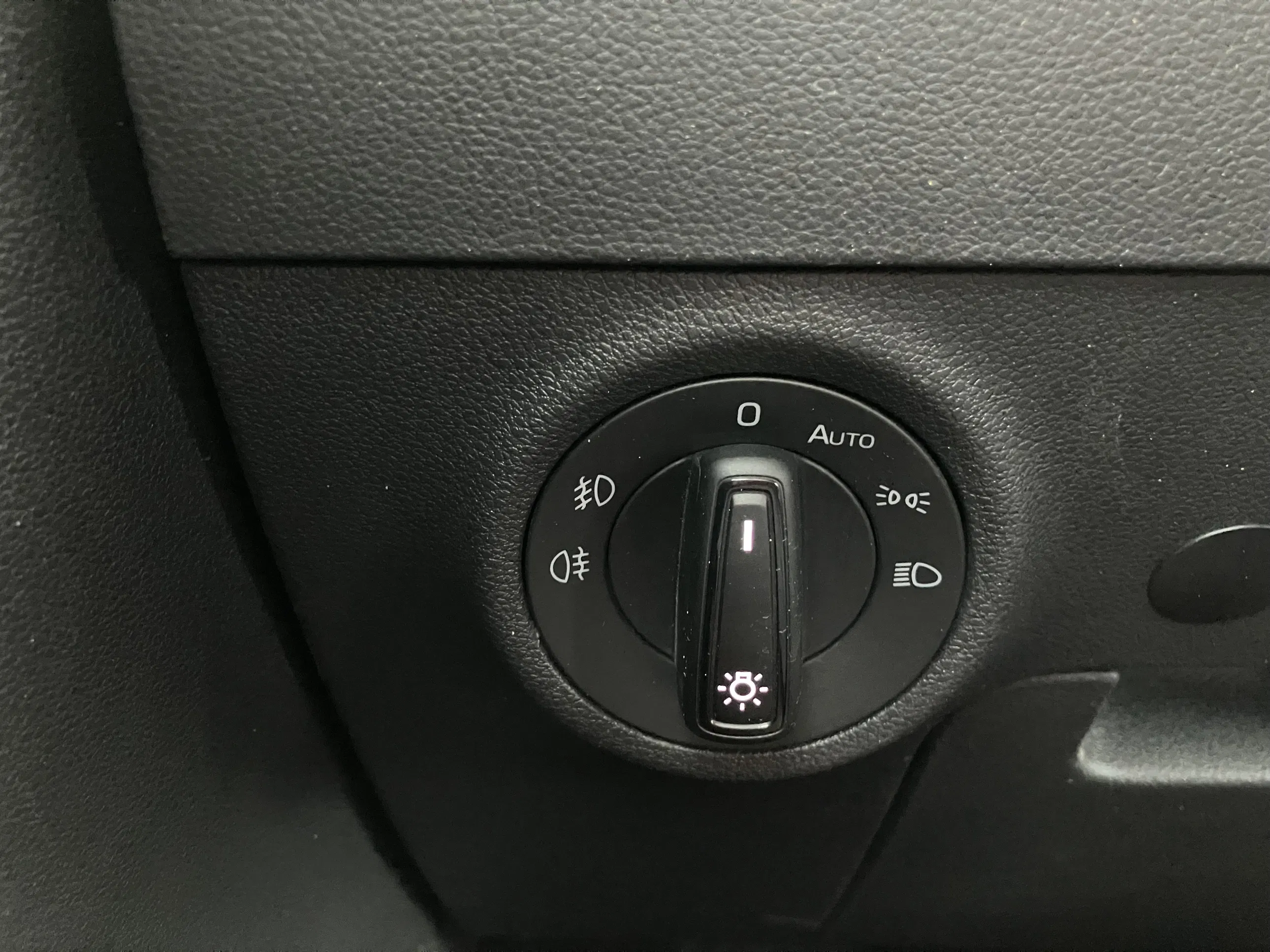 Skoda KAROQ Ambition Limited TDI | Bild 21 von 31