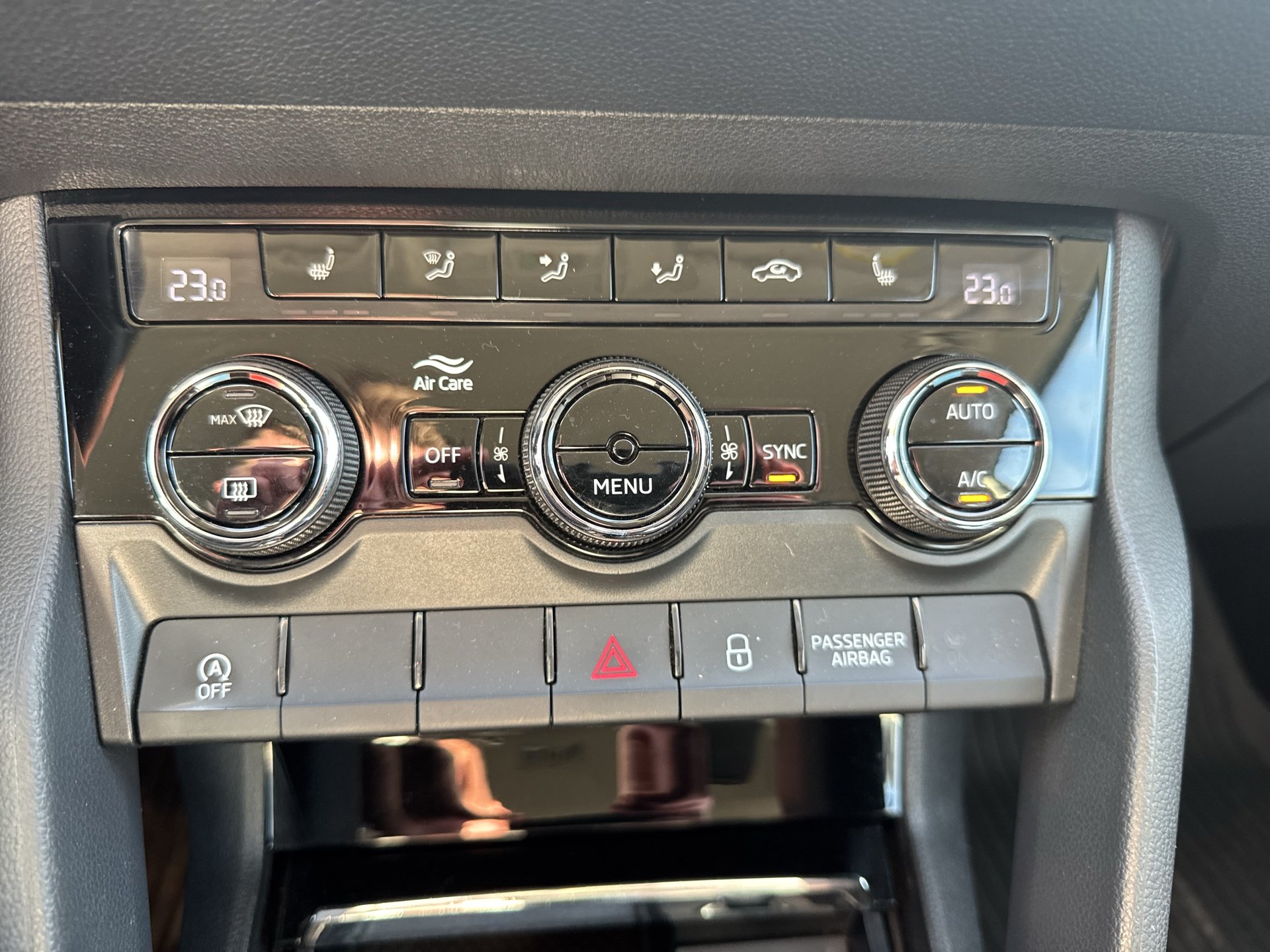 Skoda Karoq 2.0 TDI Ambition SC | Bild 17 von 20