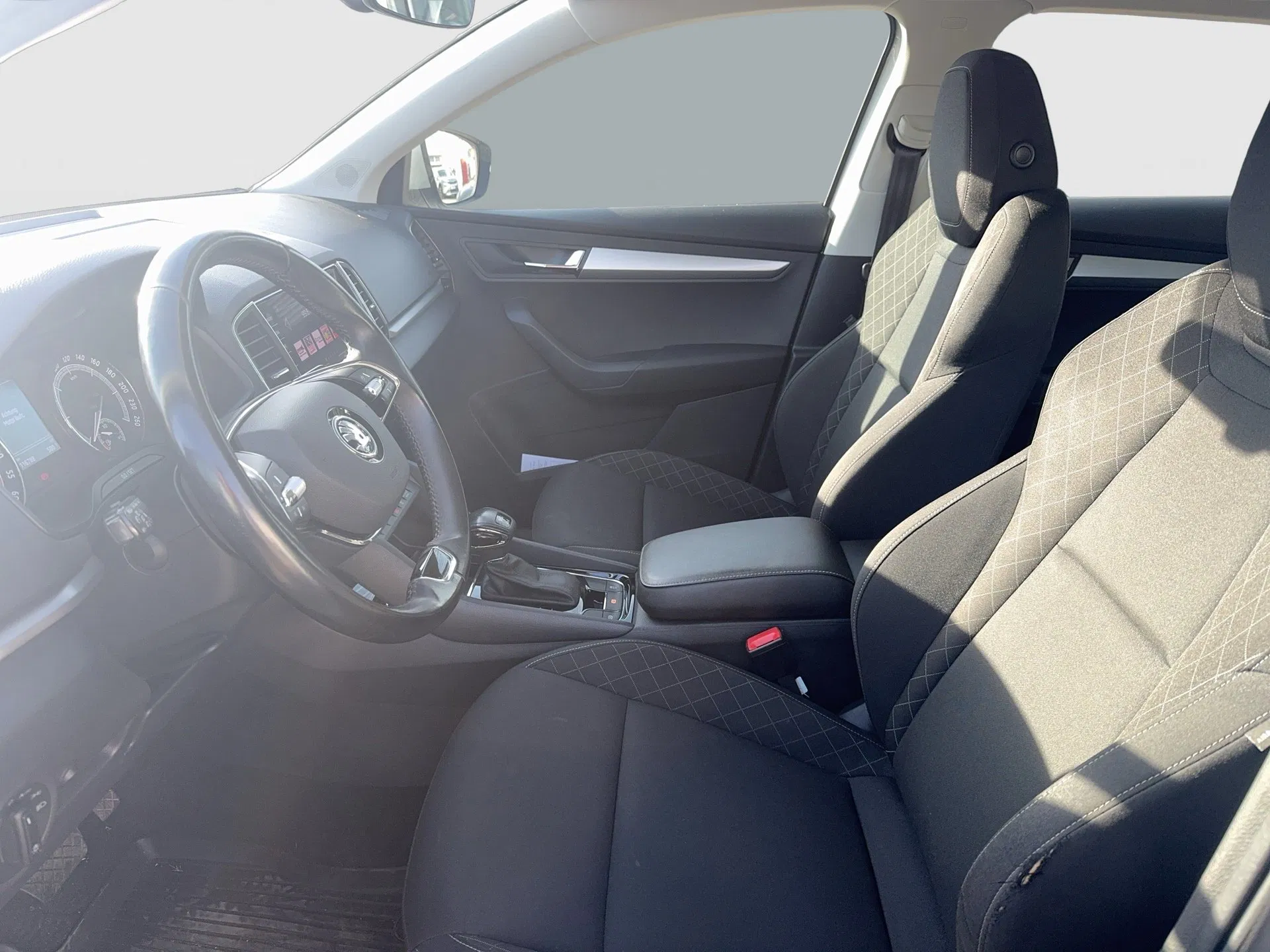 Skoda Karoq 2.0 TDI Ambition SC | Bild 7 von 20