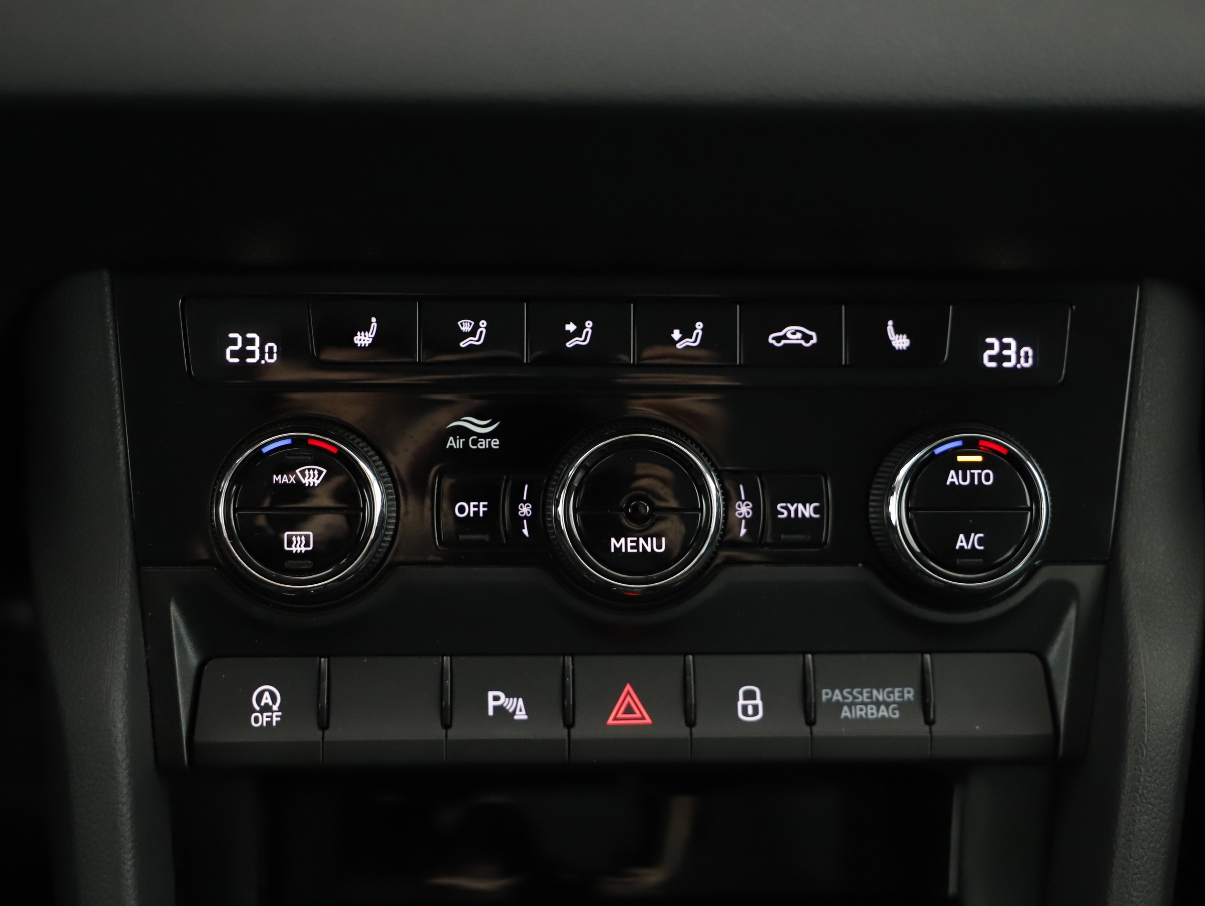 Skoda Karoq 2.0 TDI Ambition SC | Bild 10 von 24