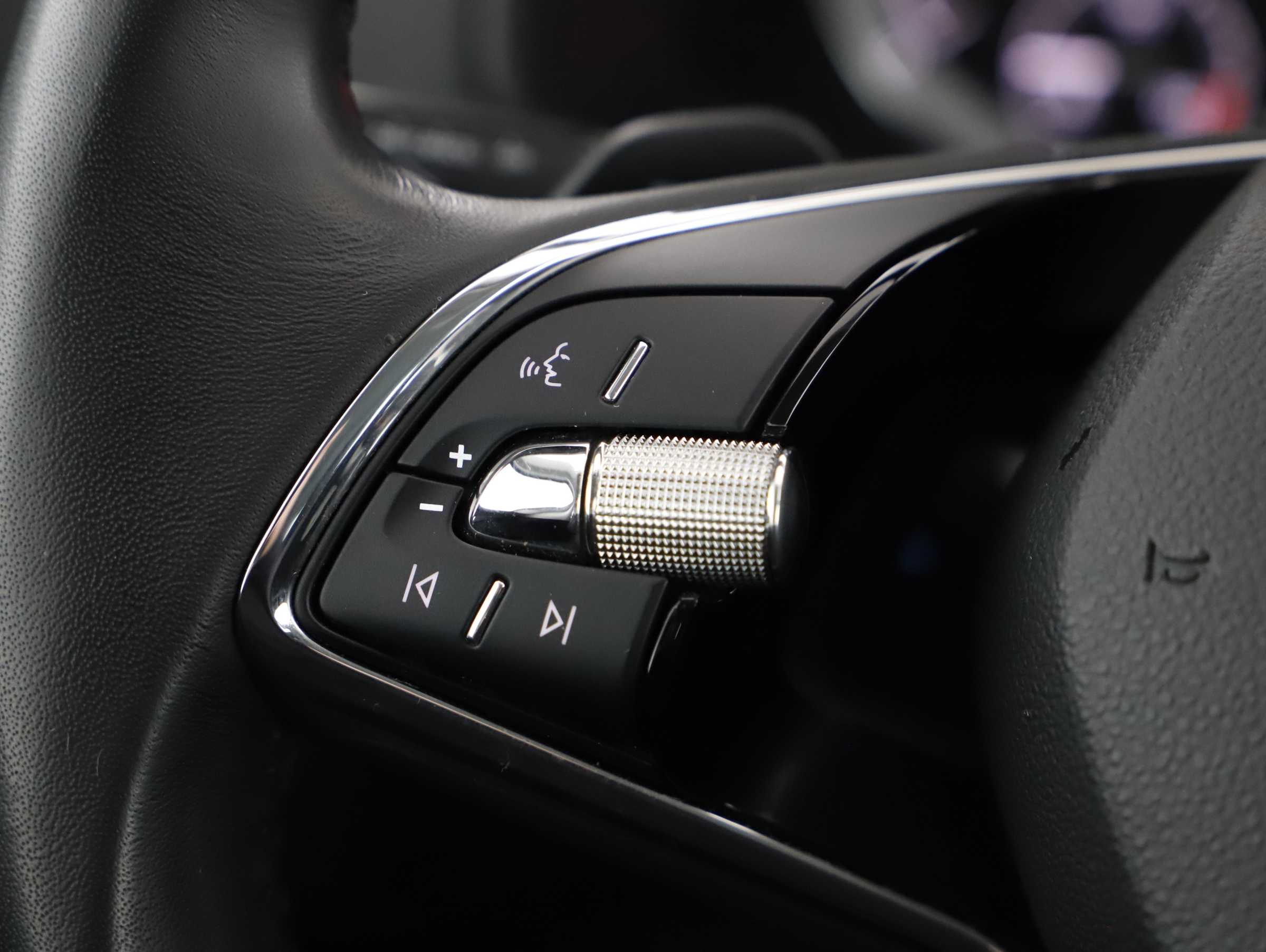 Skoda Karoq 2.0 TDI Ambition SC | Bild 11 von 24