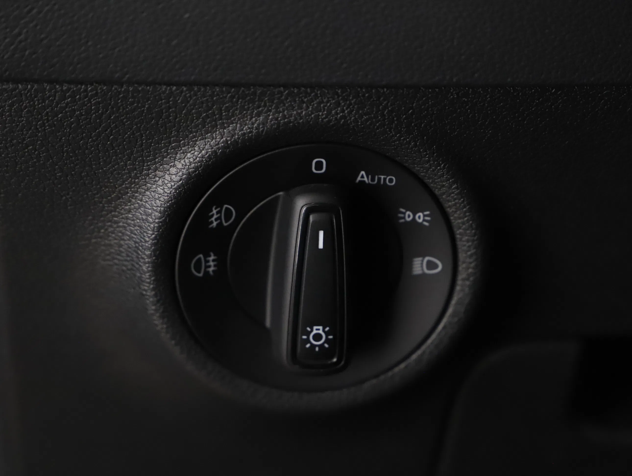 Skoda Karoq 2.0 TDI Ambition SC | Bild 13 von 24