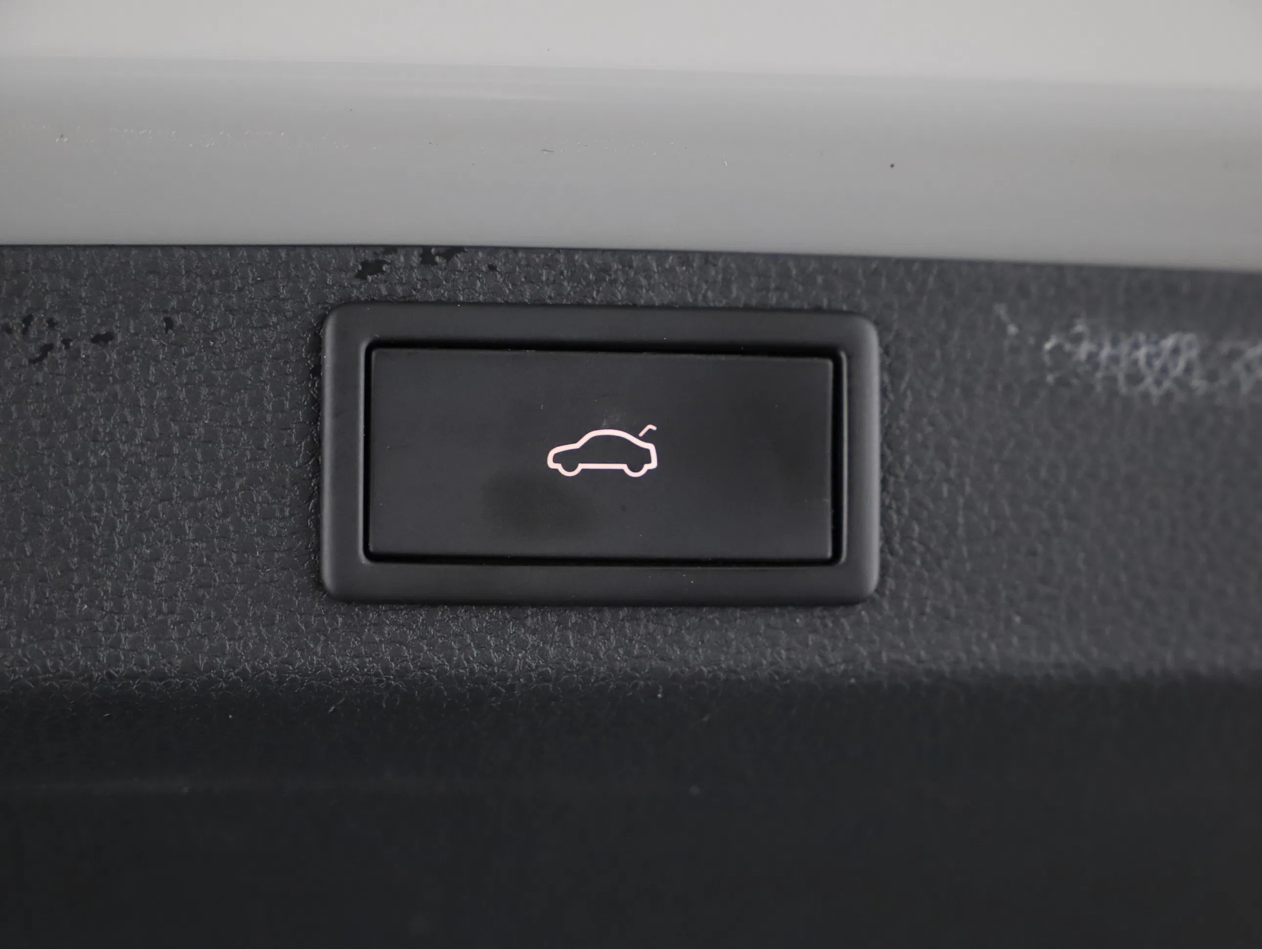 Skoda Karoq 2.0 TDI Ambition SC | Bild 17 von 24