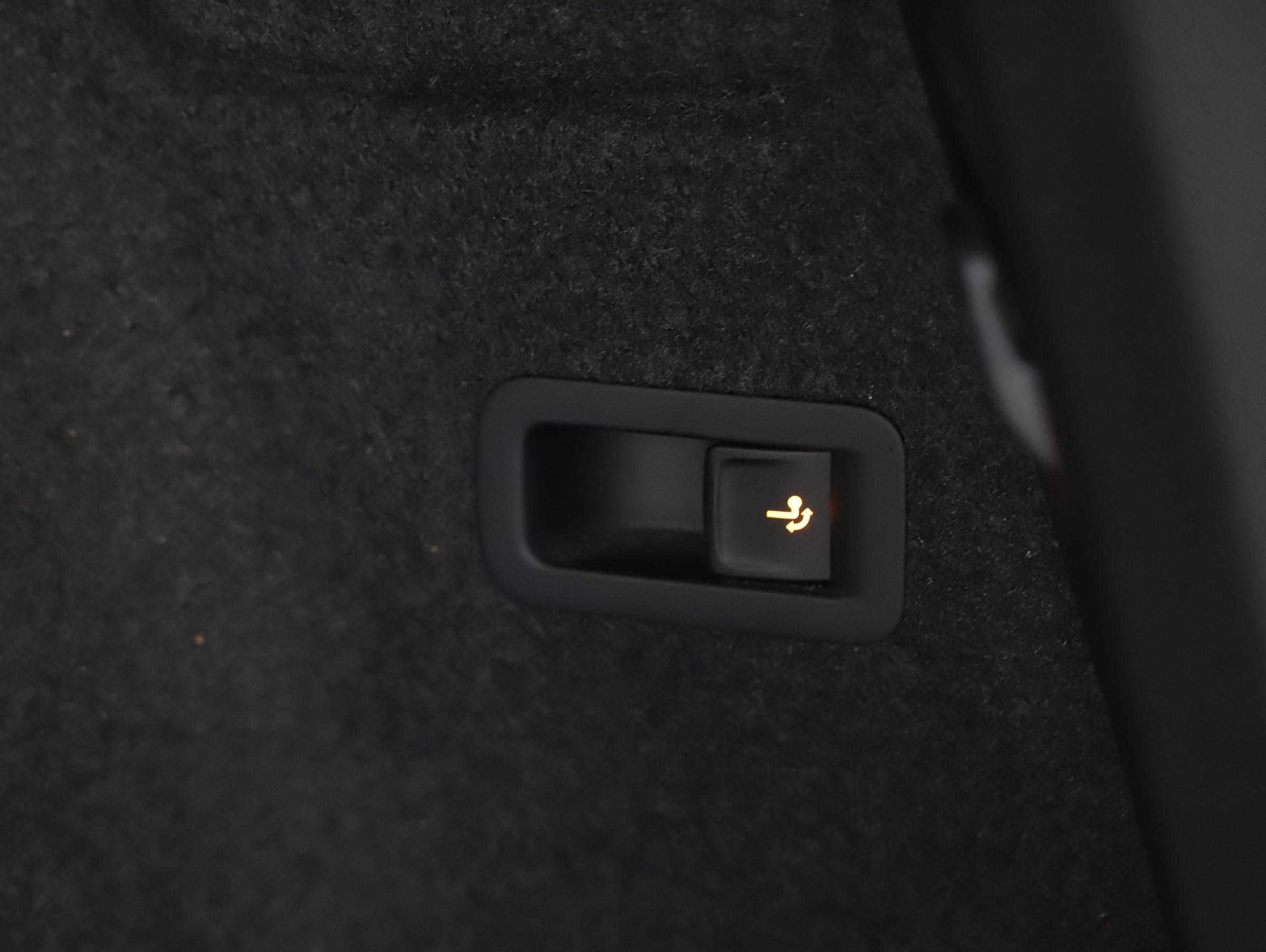 Skoda Karoq 2.0 TDI Ambition SC | Bild 18 von 24