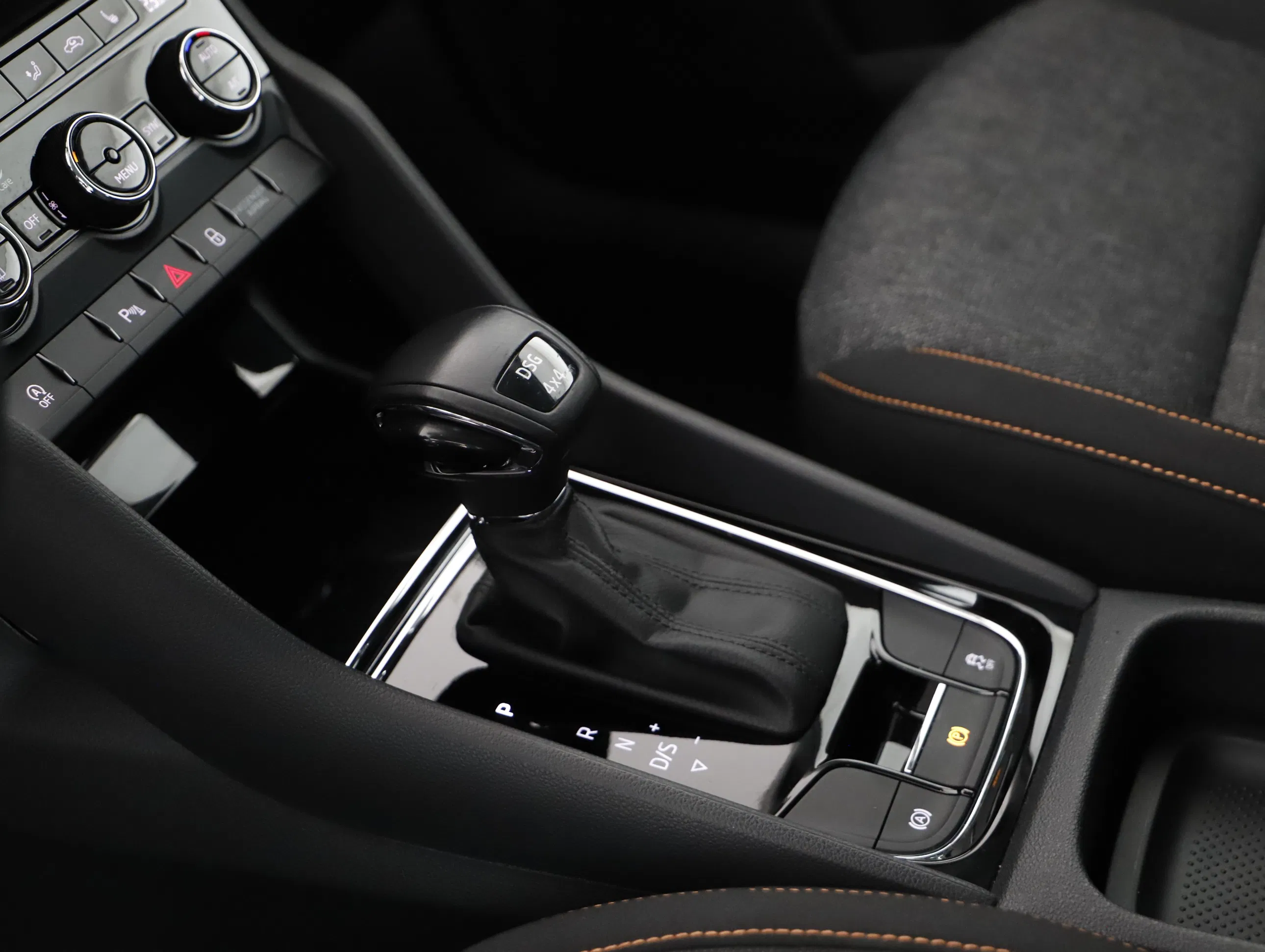 Skoda Karoq 2.0 TDI Ambition SC | Bild 5 von 24