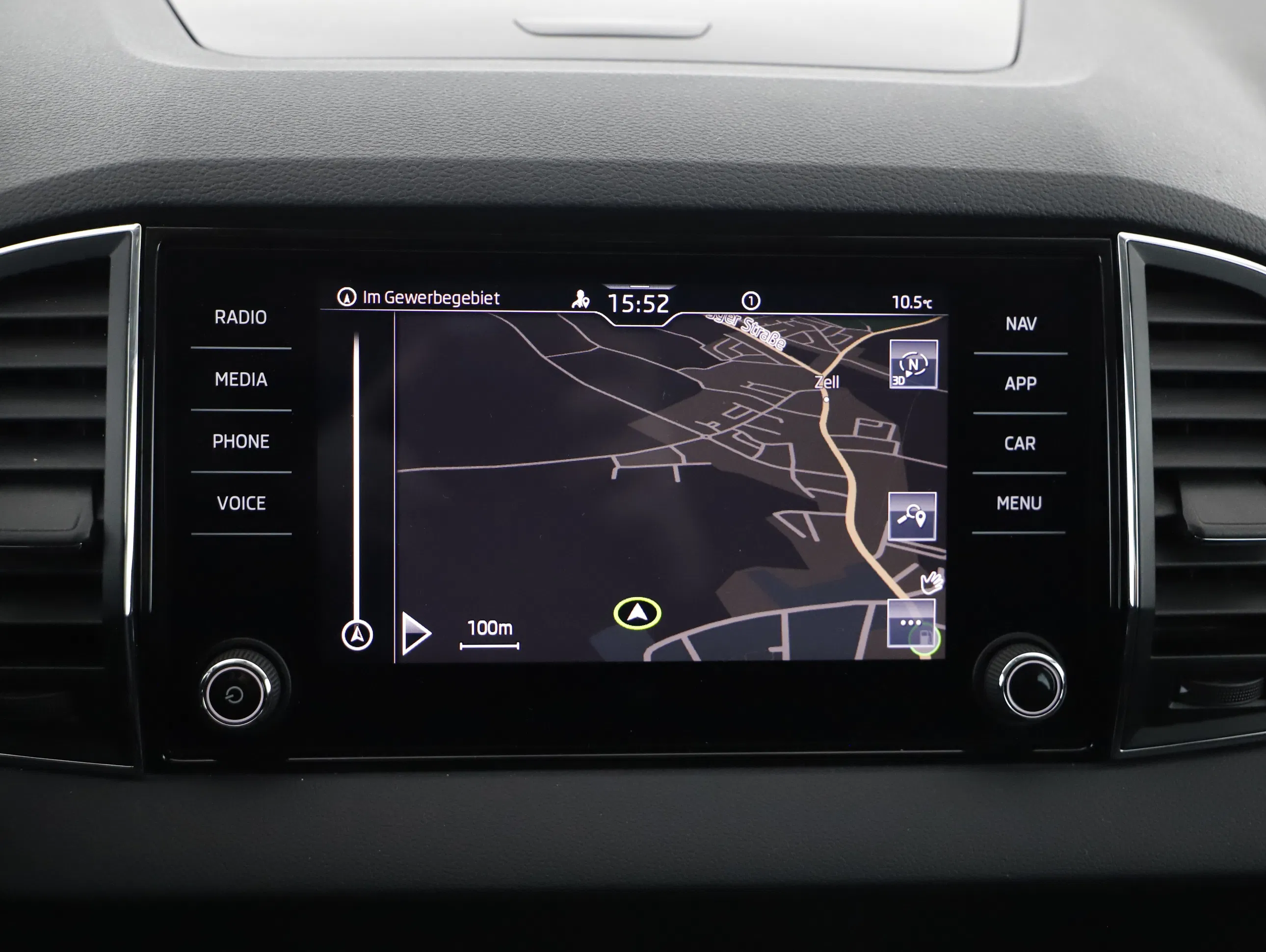 Skoda Karoq 2.0 TDI Ambition SC | Bild 8 von 24