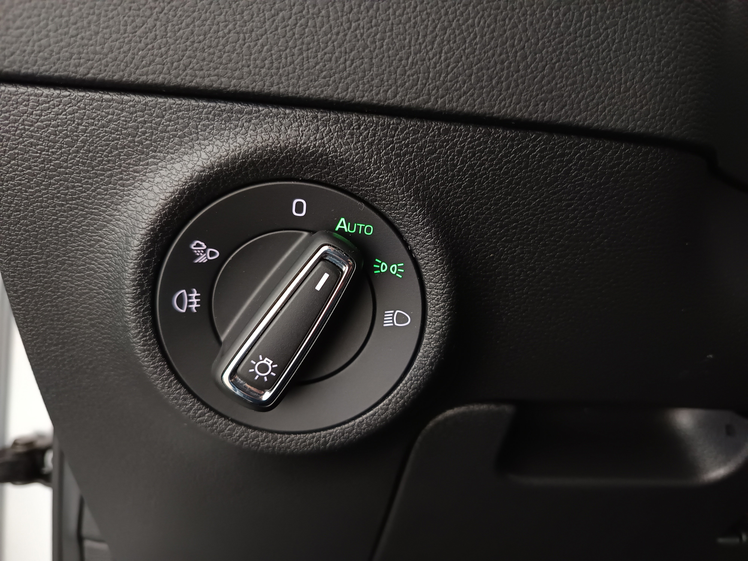 Skoda Karoq 2.0 TDI Style | Bild 13 von 31