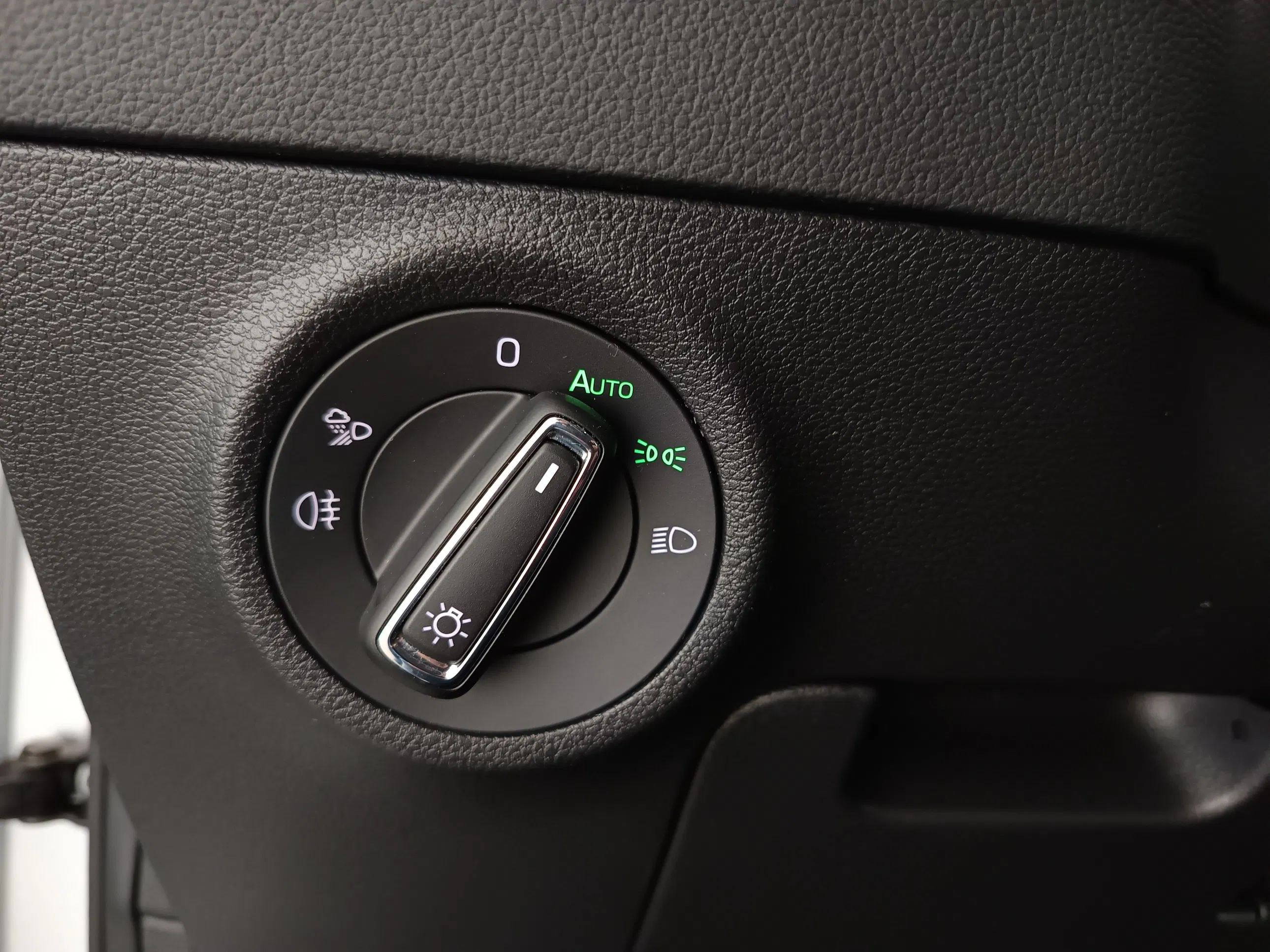 Skoda Karoq 2.0 TDI Style | Bild 13 von 31