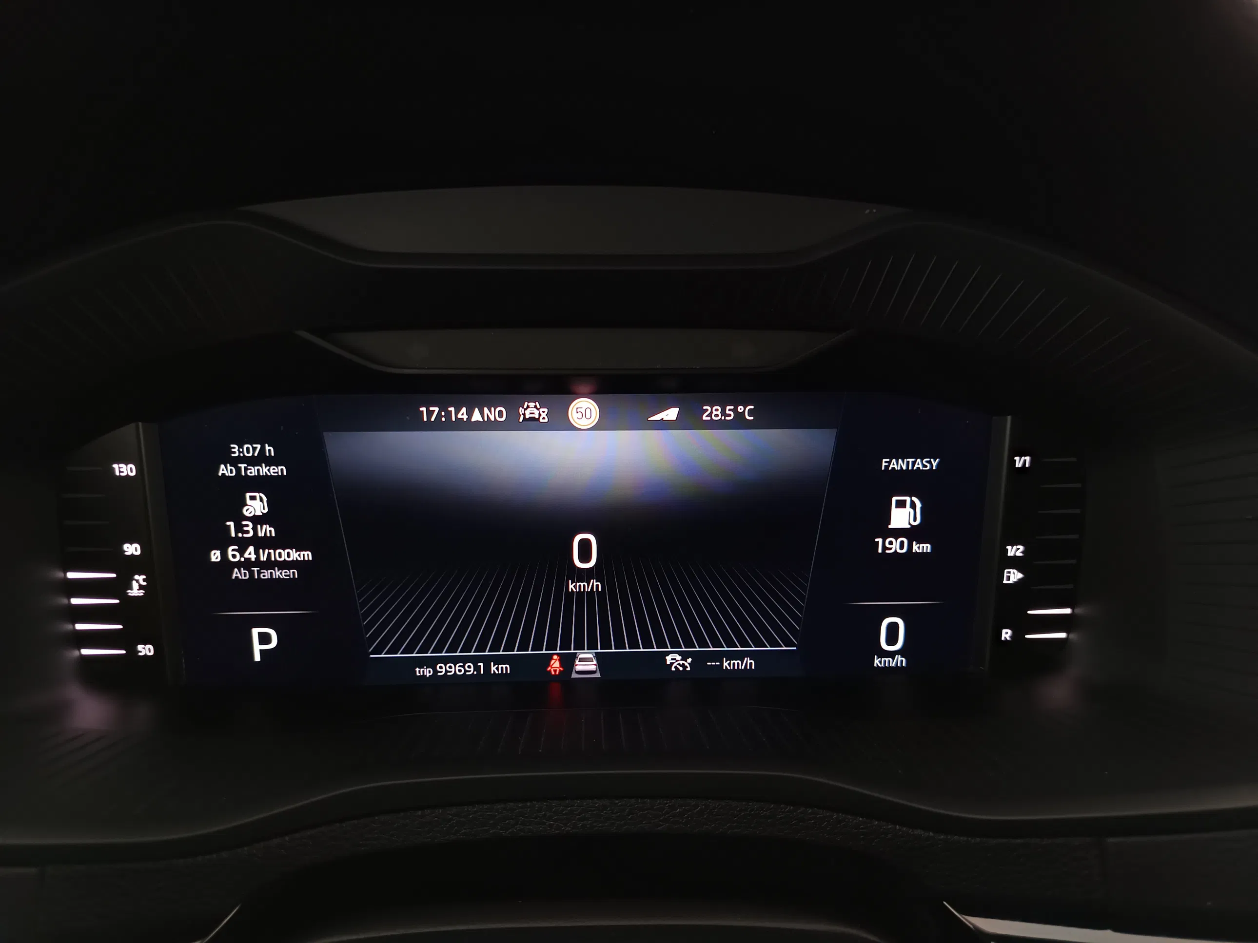 Skoda Karoq 2.0 TDI Style | Bild 16 von 31