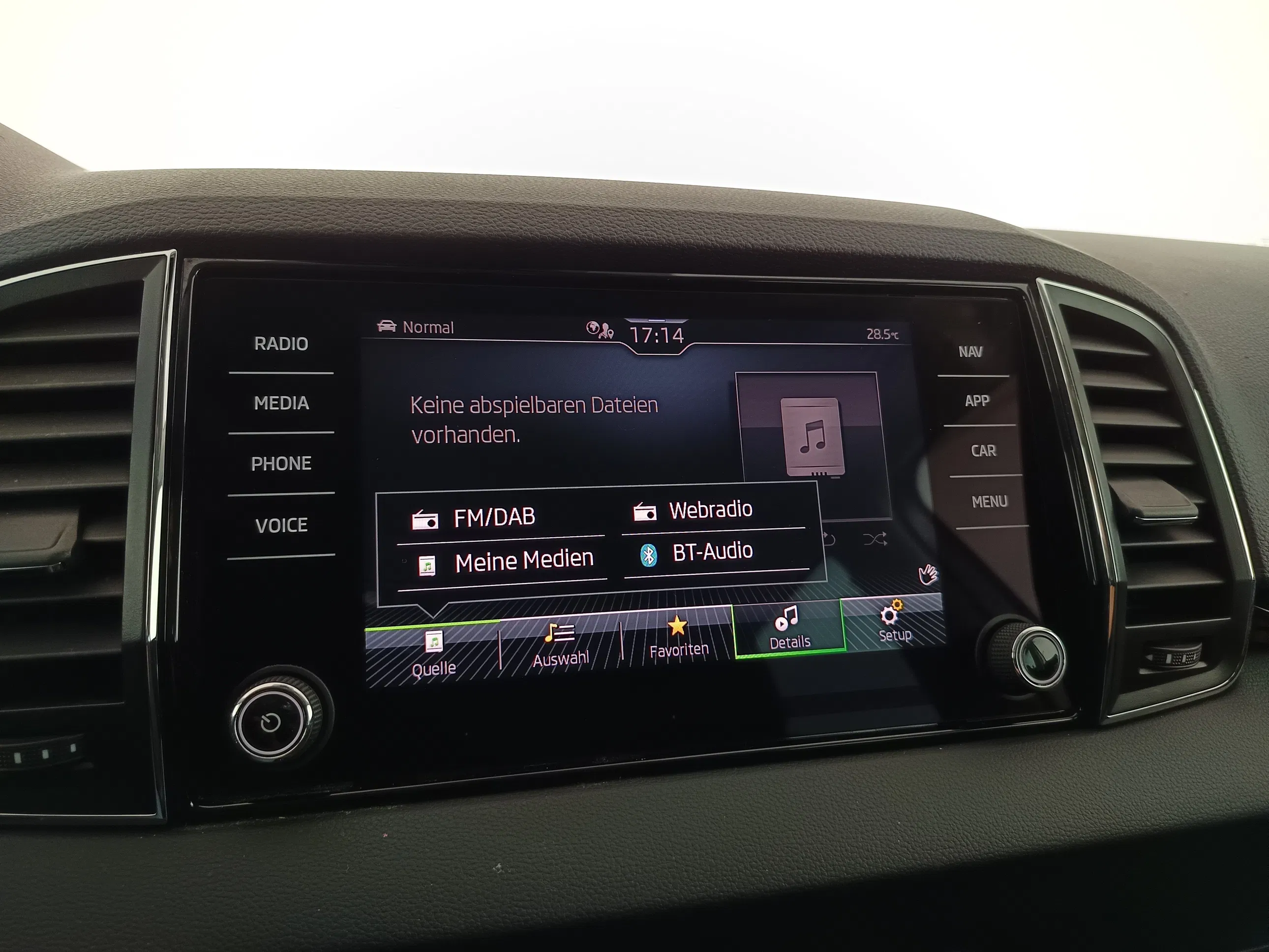 Skoda Karoq 2.0 TDI Style | Bild 23 von 31