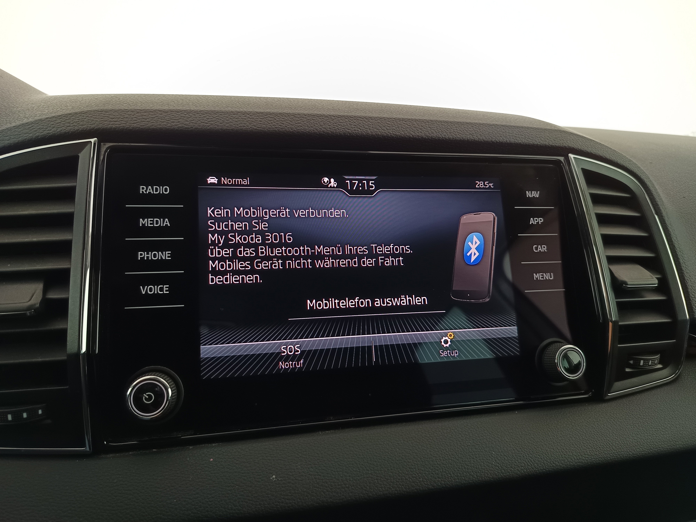 Skoda Karoq 2.0 TDI Style | Bild 24 von 31