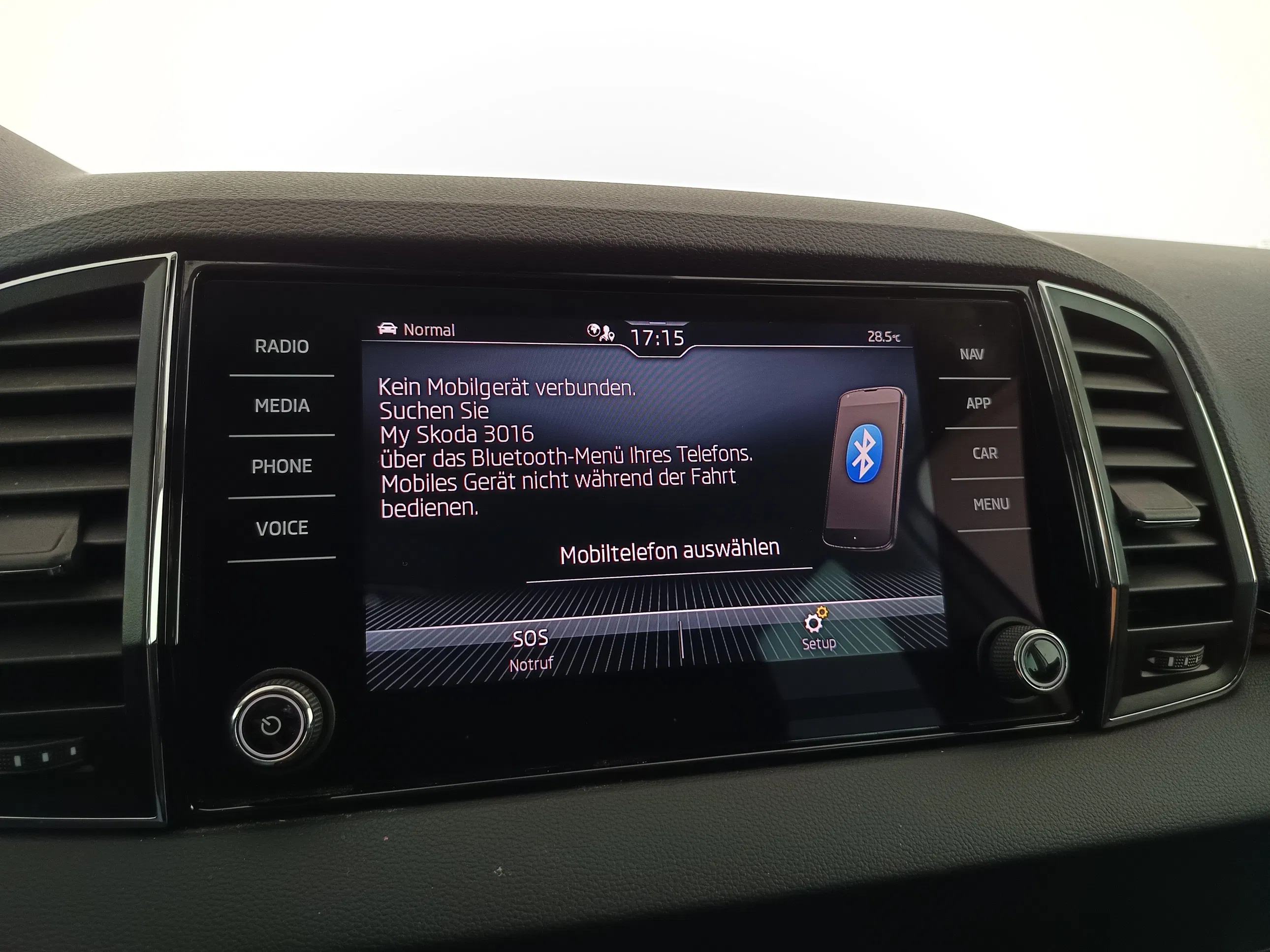 Skoda Karoq 2.0 TDI Style | Bild 24 von 31