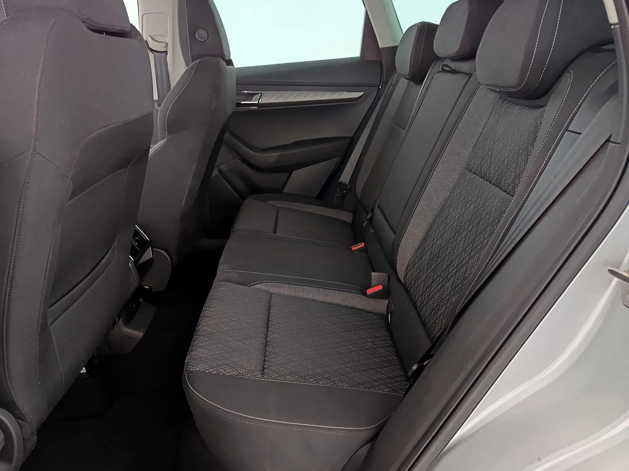 Skoda Karoq 2.0 TDI Style | Bild 27 von 31