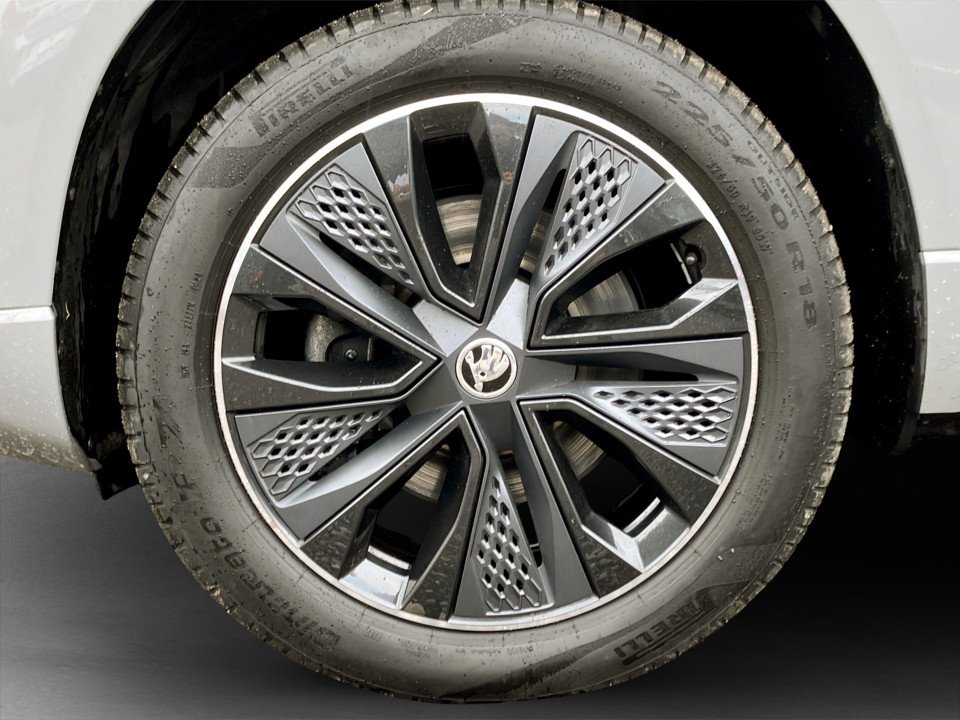 Skoda KAROQ 4x4 SPORTLINE TDI DSG | Bild 6 von 26