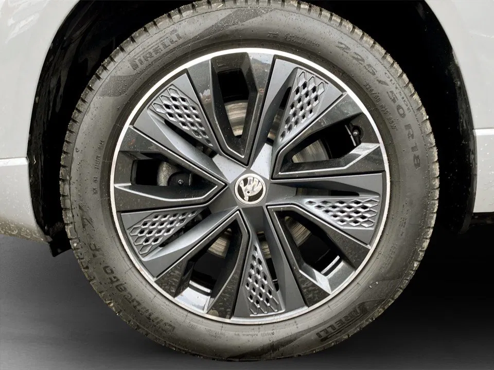 Skoda KAROQ 4x4 SPORTLINE TDI DSG | Bild 6 von 26