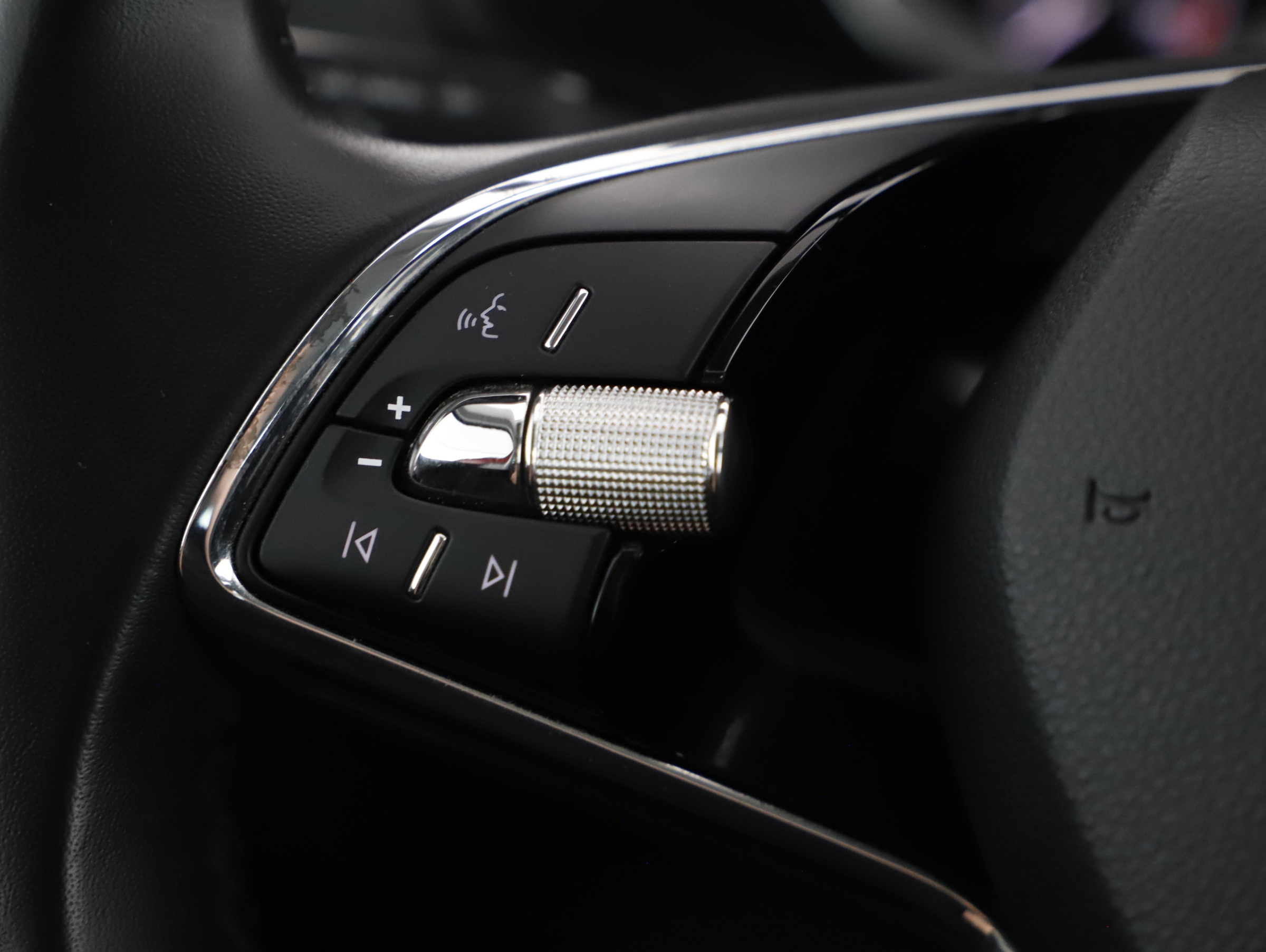 Skoda Karoq 2.0 TDI Sportline | Bild 11 von 23