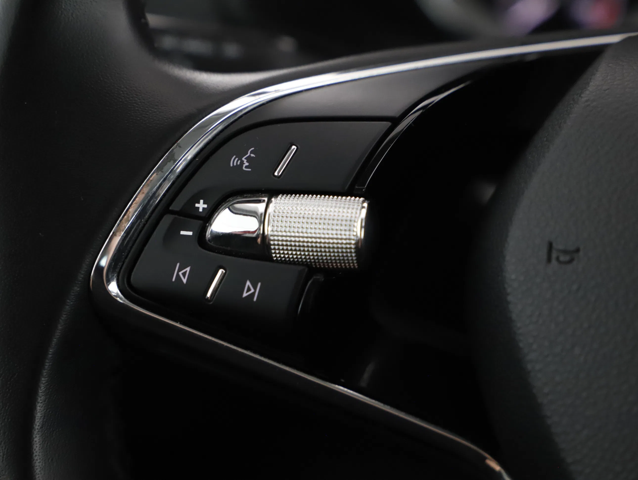 Skoda Karoq 2.0 TDI Sportline | Bild 11 von 23