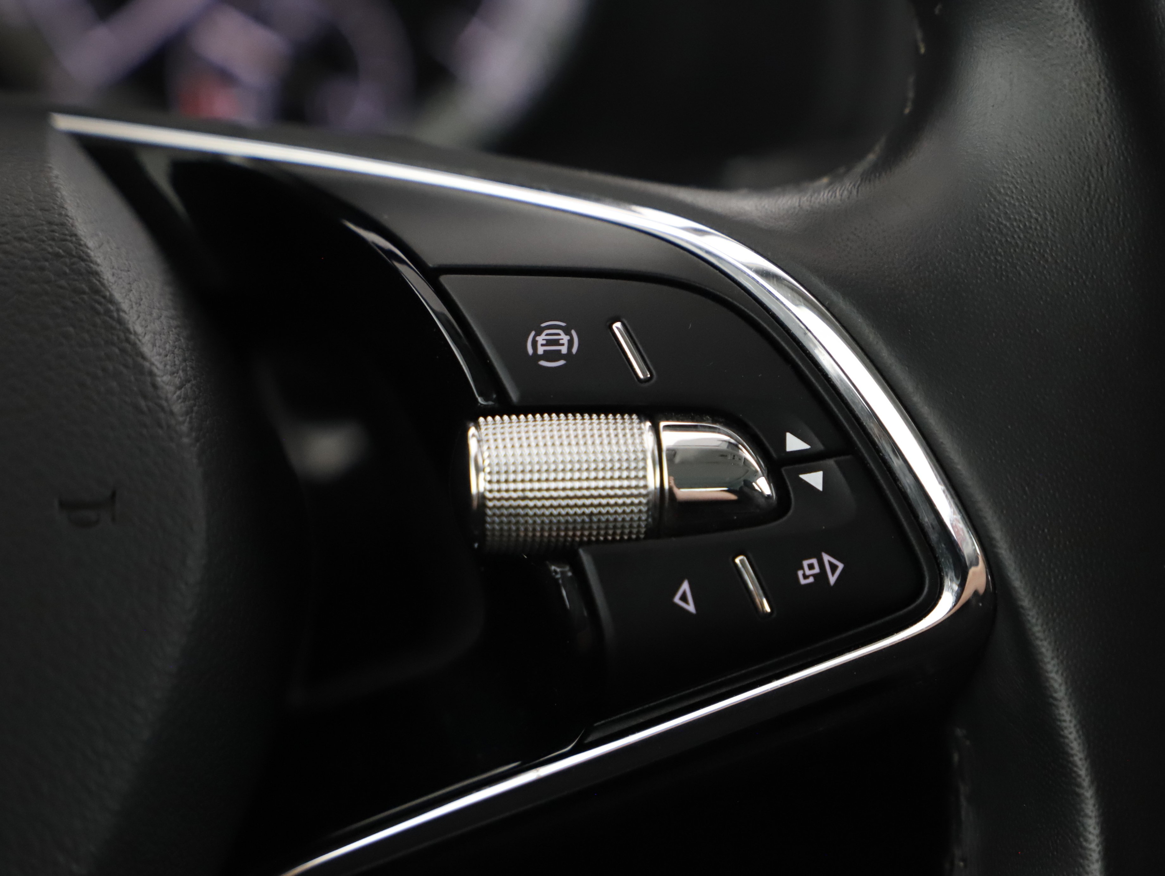 Skoda Karoq 2.0 TDI Sportline | Bild 12 von 23