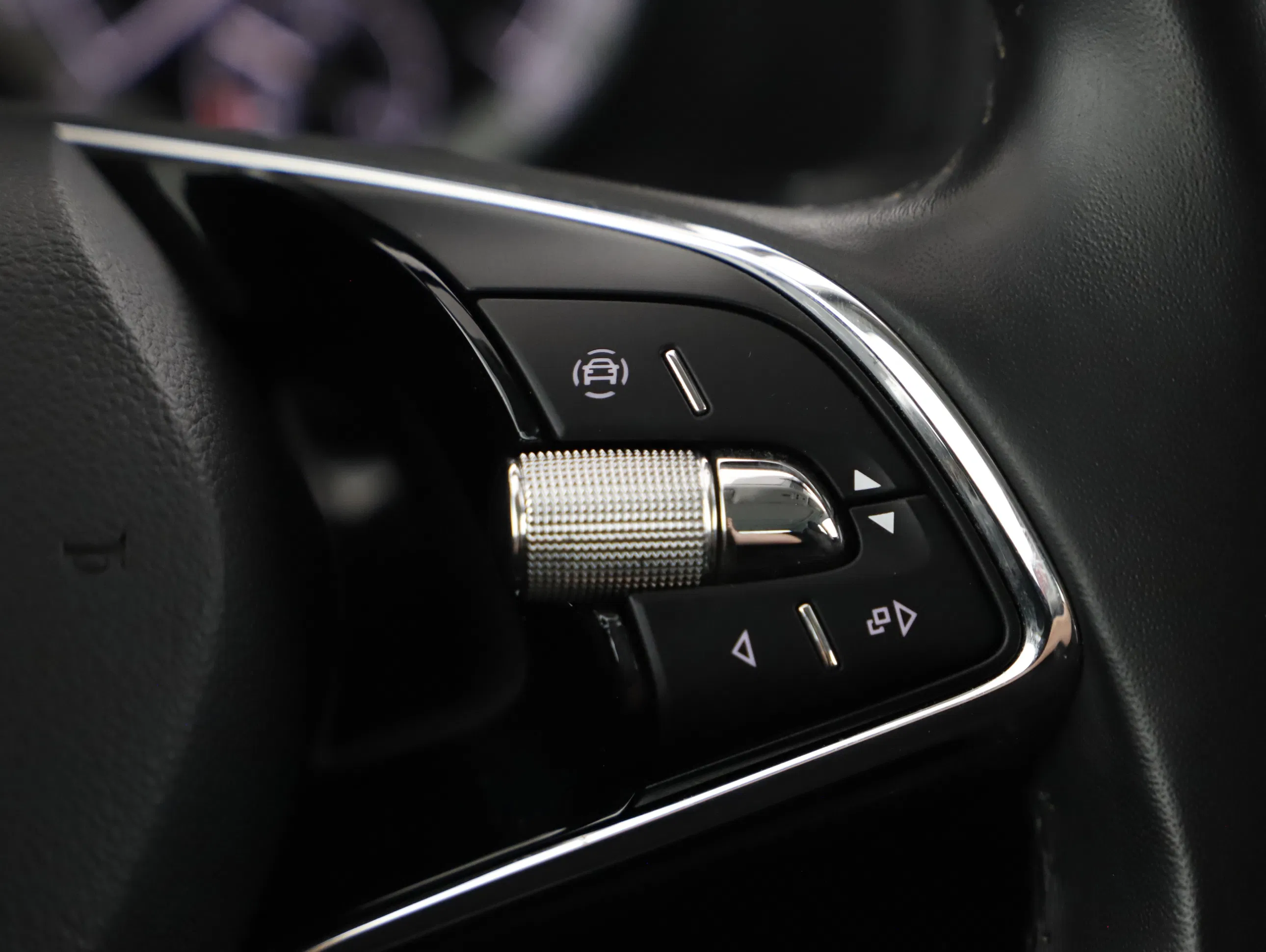 Skoda Karoq 2.0 TDI Sportline | Bild 12 von 23