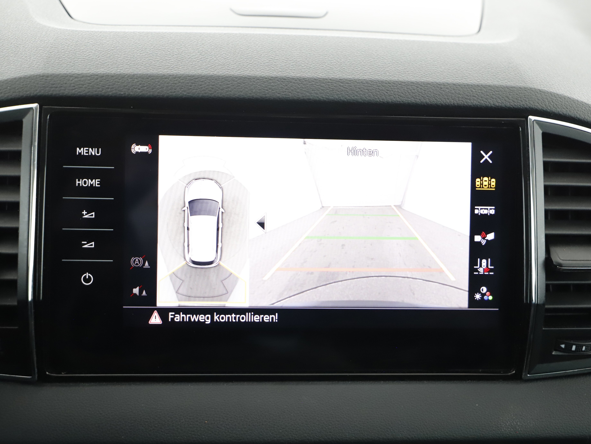 Skoda Karoq 2.0 TDI 4x4 Style | Bild 9 von 25