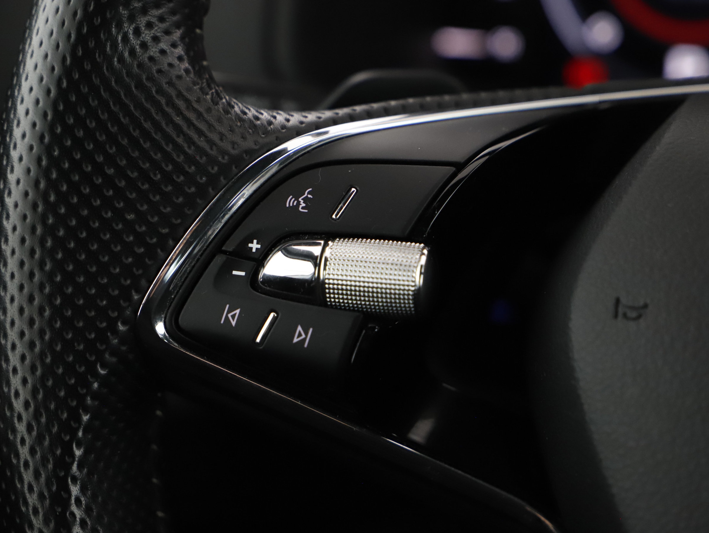 Skoda Karoq 2.0 TDI Sportline | Bild 18 von 31