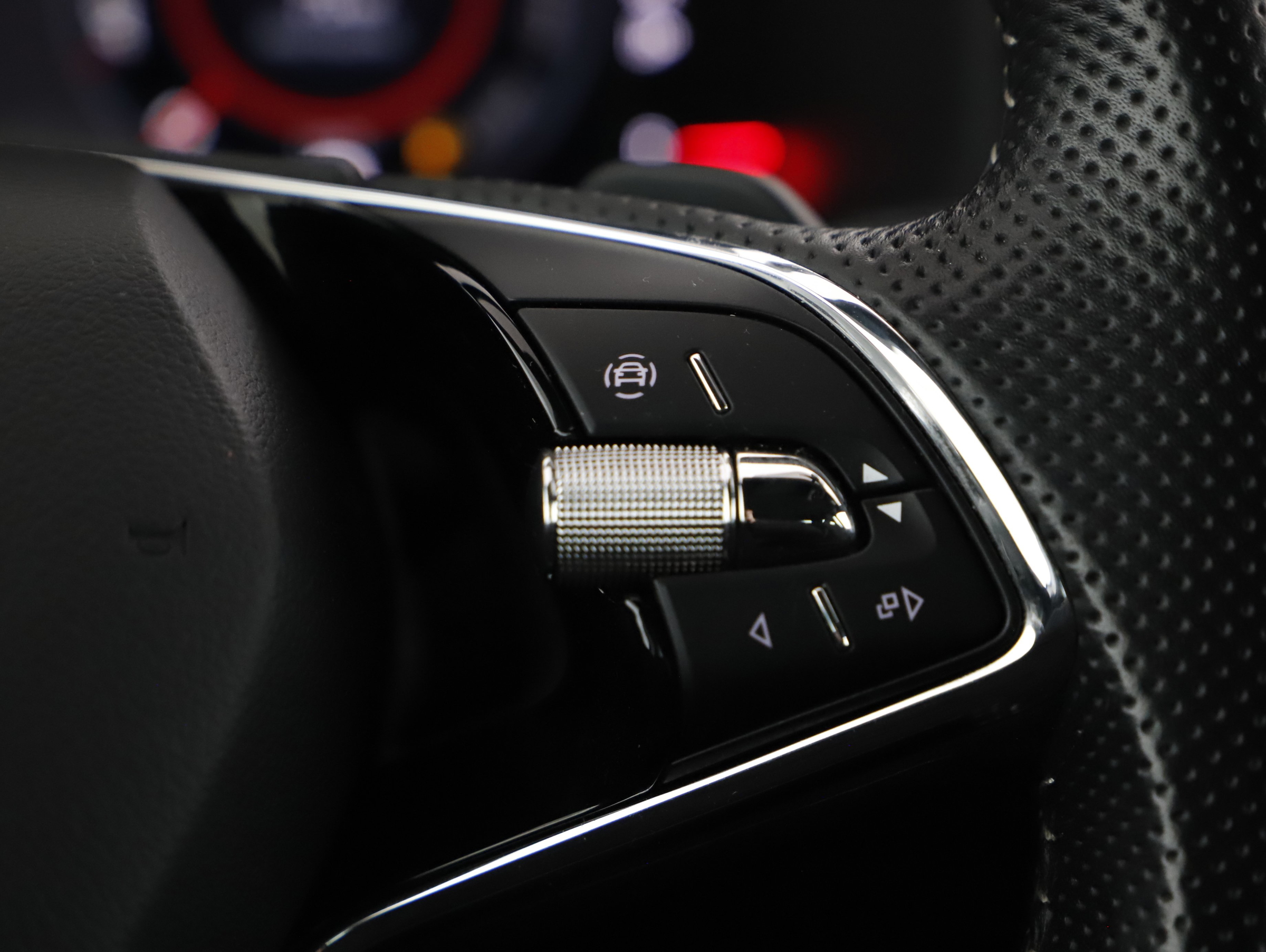 Skoda Karoq 2.0 TDI Sportline | Bild 19 von 31