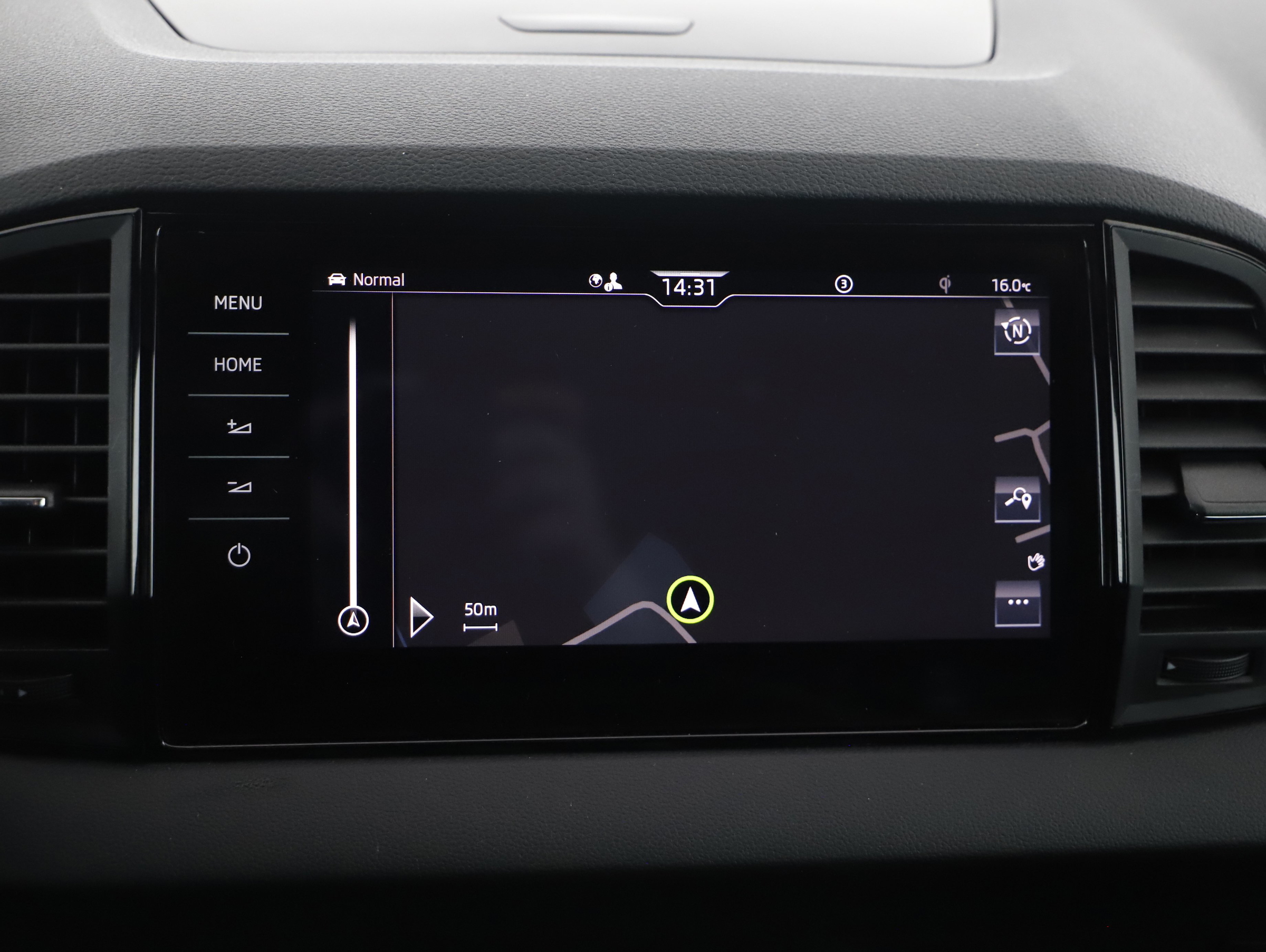 Skoda Karoq 2.0 TDI Sportline | Bild 21 von 31