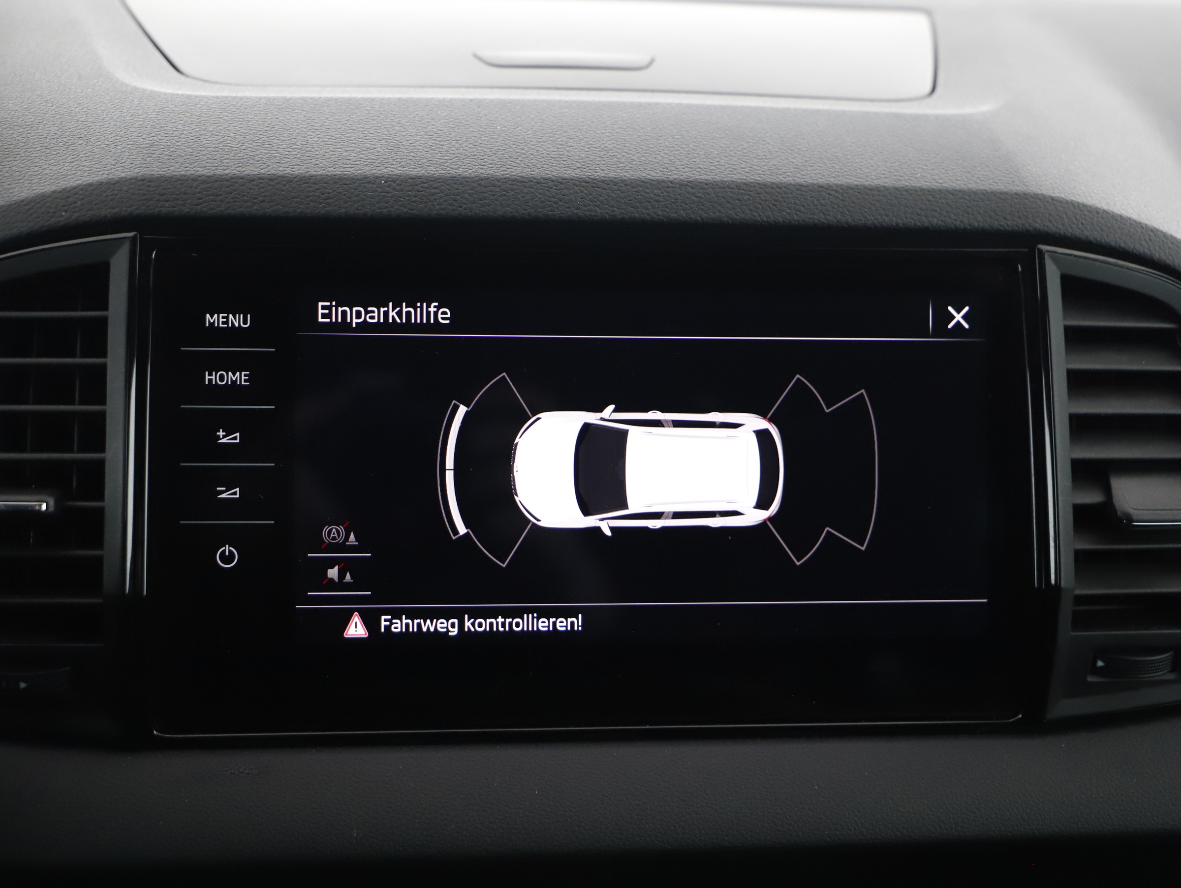 Skoda Karoq 2.0 TDI Sportline | Bild 22 von 31