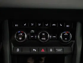 Skoda Karoq 2.0 TDI Sportline | Thumbnail 23 von 31