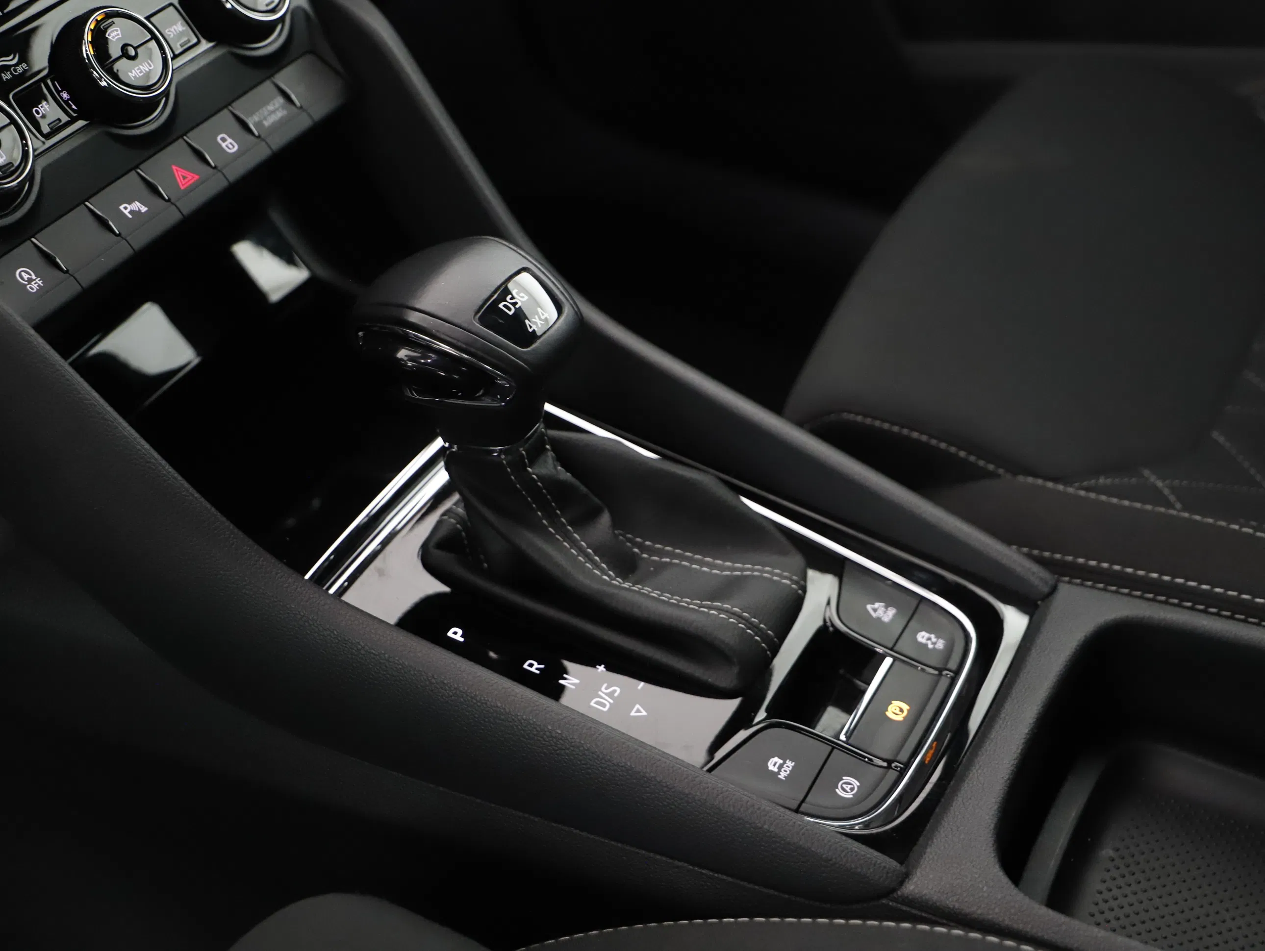 Skoda Karoq 2.0 TDI Sportline | Bild 24 von 31