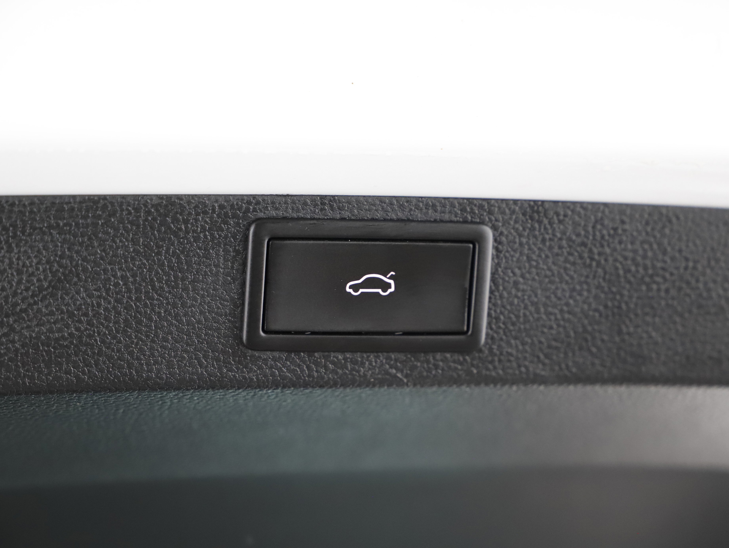 Skoda Karoq 2.0 TDI Sportline | Bild 27 von 31