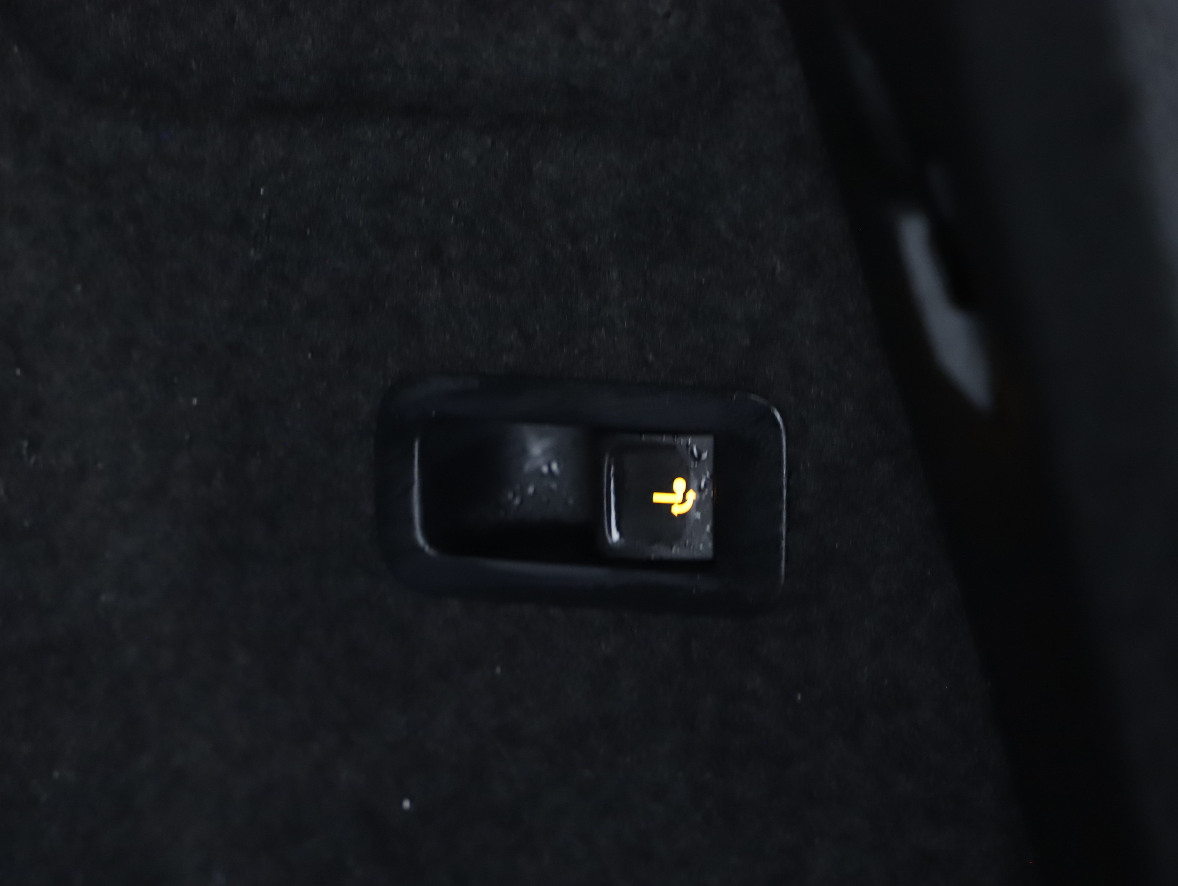 Skoda Karoq 2.0 TDI Sportline | Bild 28 von 31