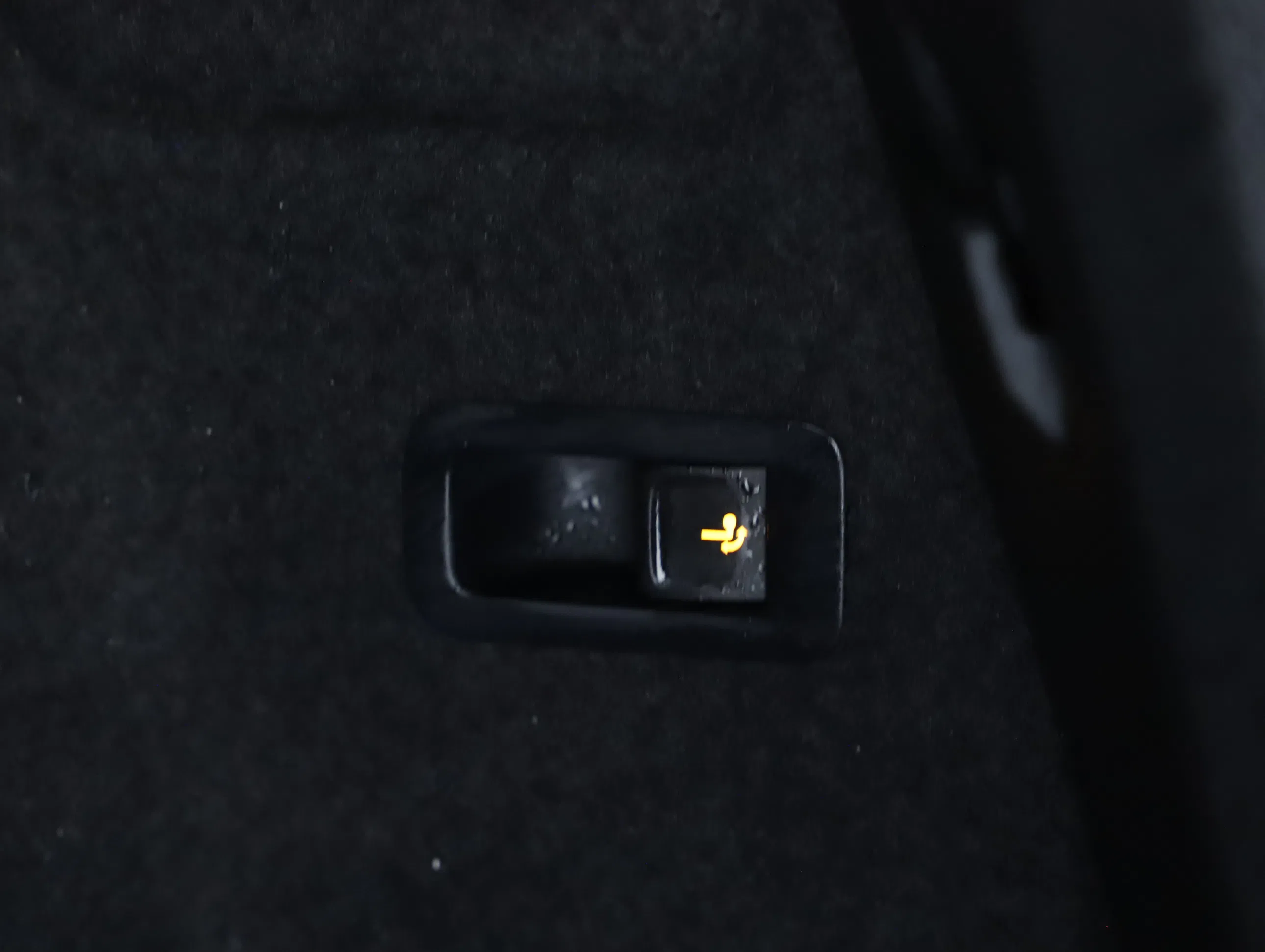 Skoda Karoq 2.0 TDI Sportline | Bild 28 von 31