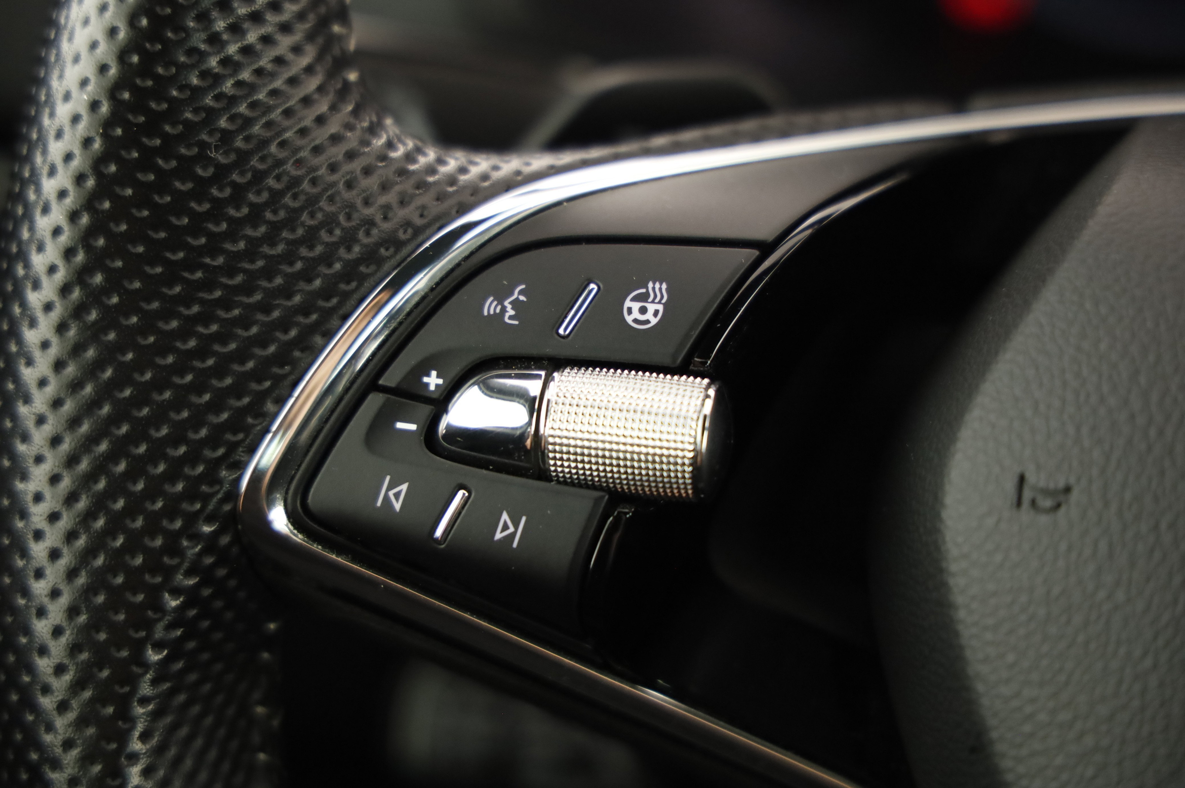 Skoda Karoq 2.0 TDI Sportline | Bild 16 von 24