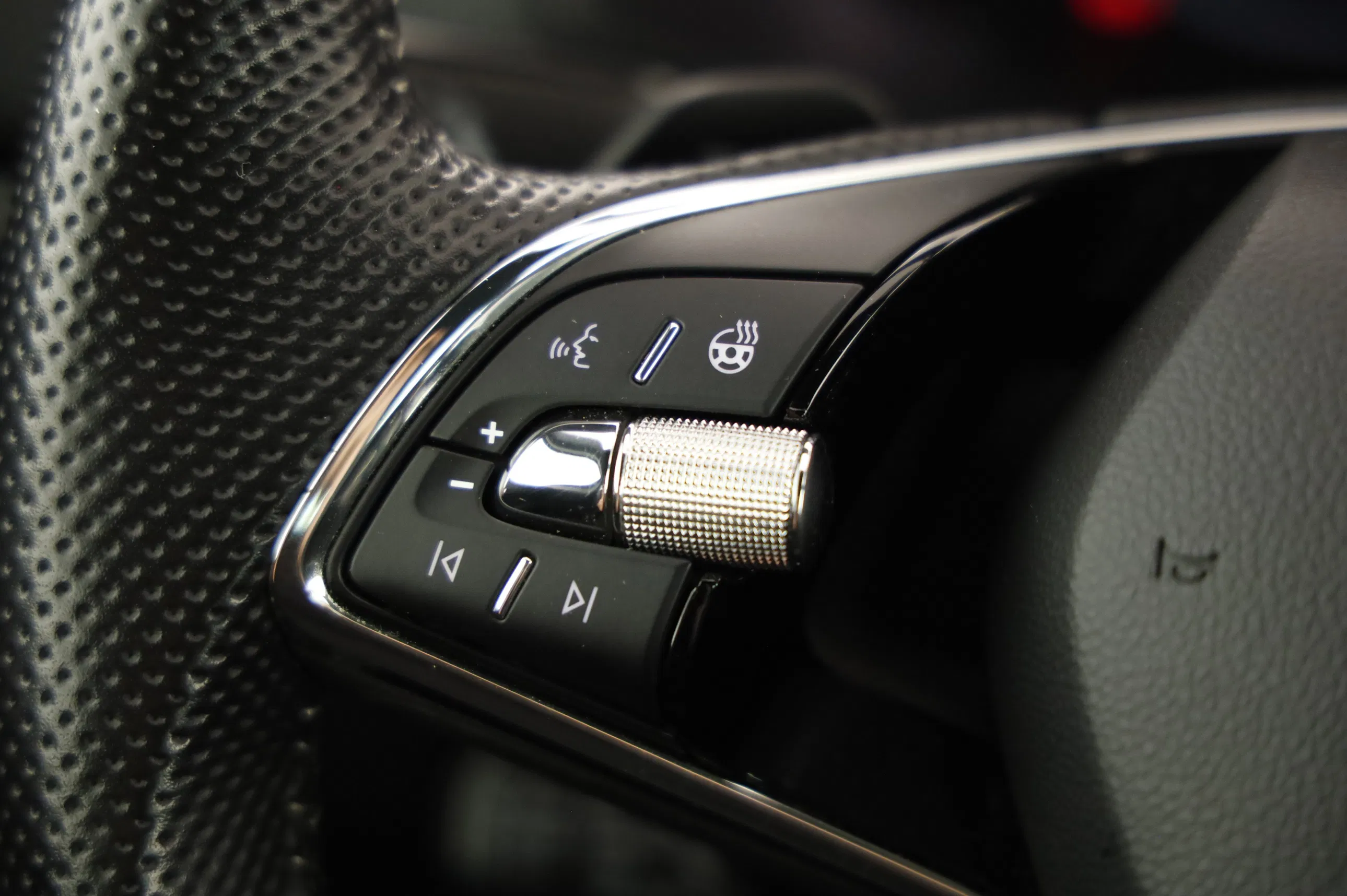 Skoda Karoq 2.0 TDI Sportline | Bild 16 von 24