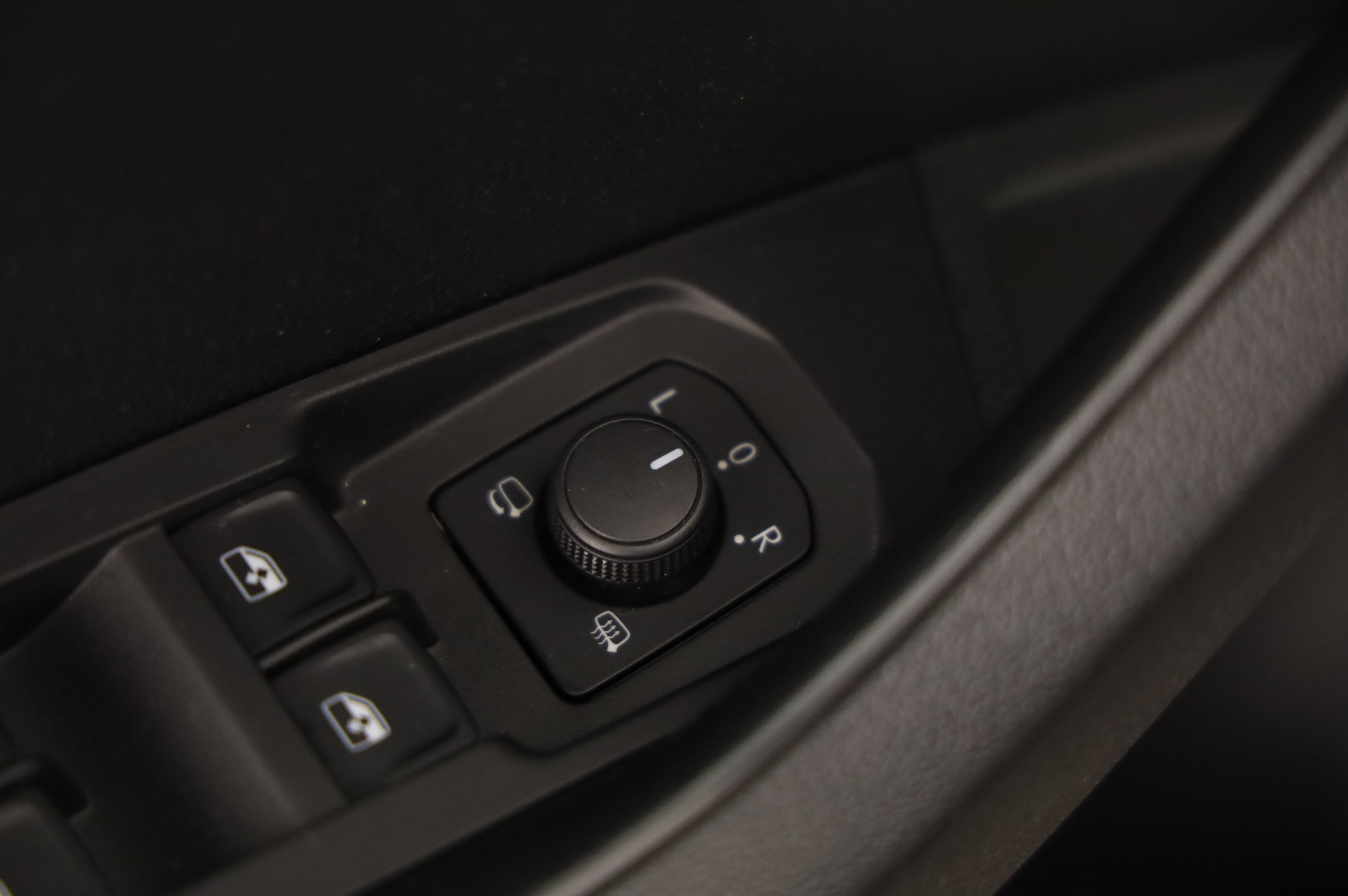 Skoda Karoq 2.0 TDI Sportline | Bild 20 von 24