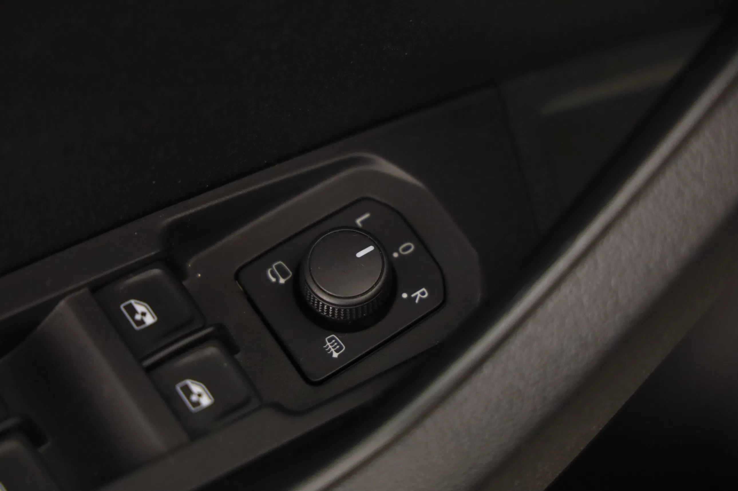 Skoda Karoq 2.0 TDI Sportline | Bild 20 von 24