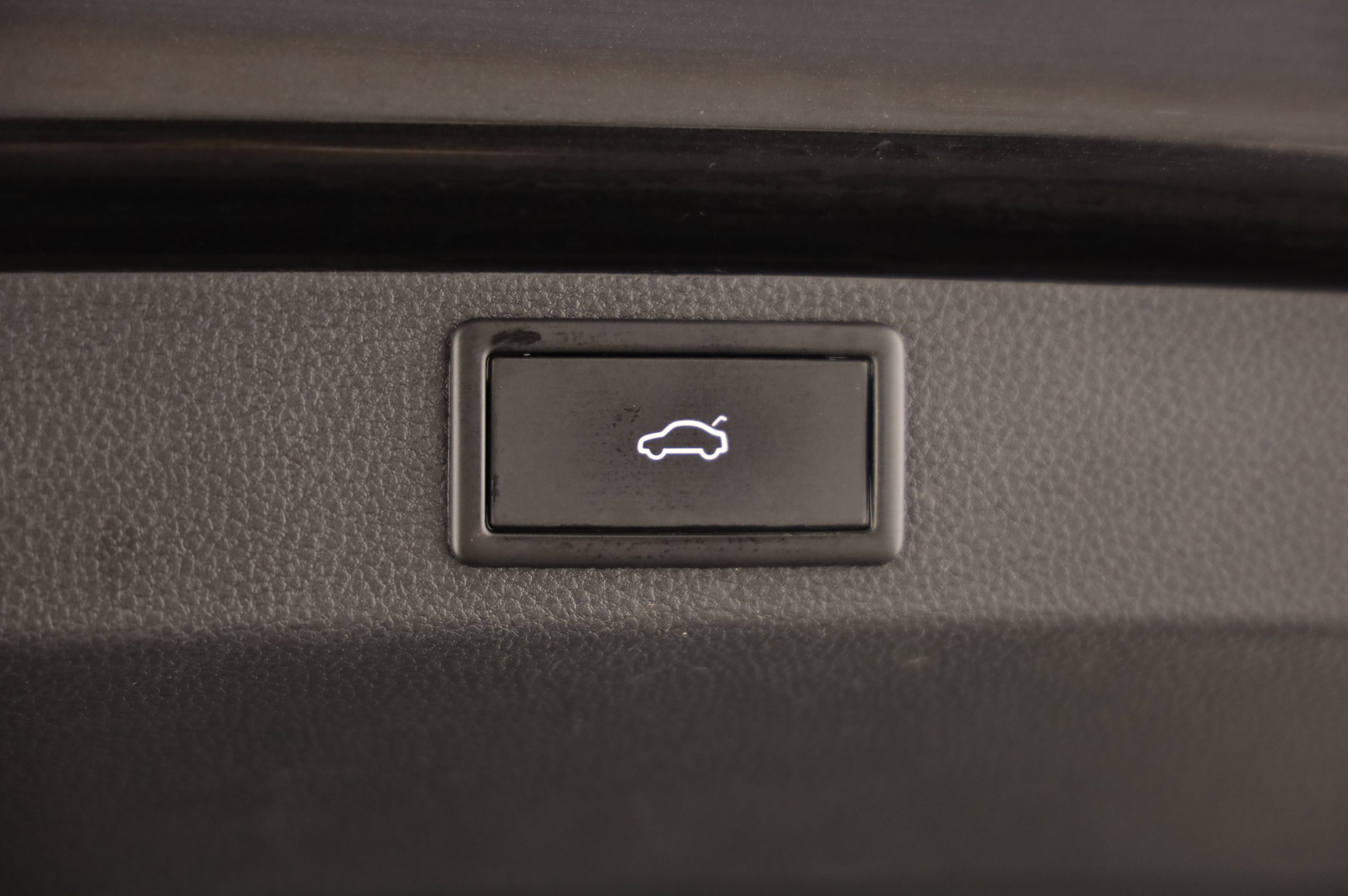 Skoda Karoq 2.0 TDI Sportline | Bild 22 von 24