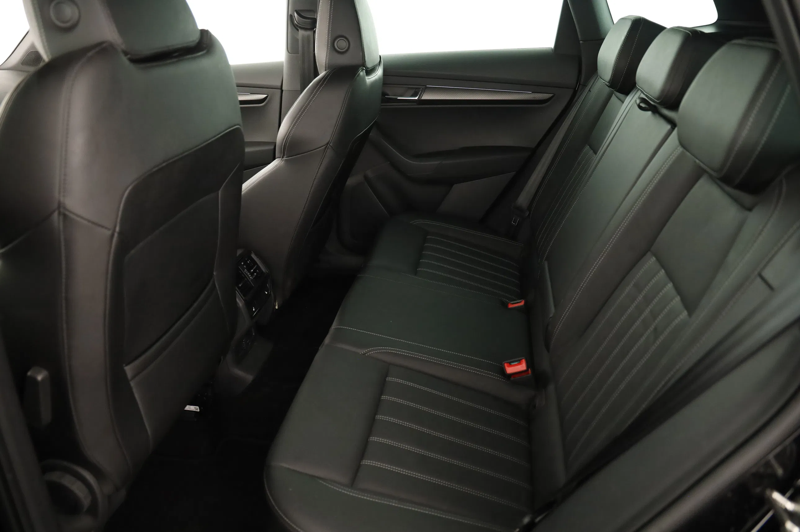 Skoda Karoq 2.0 TDI Sportline | Bild 6 von 24