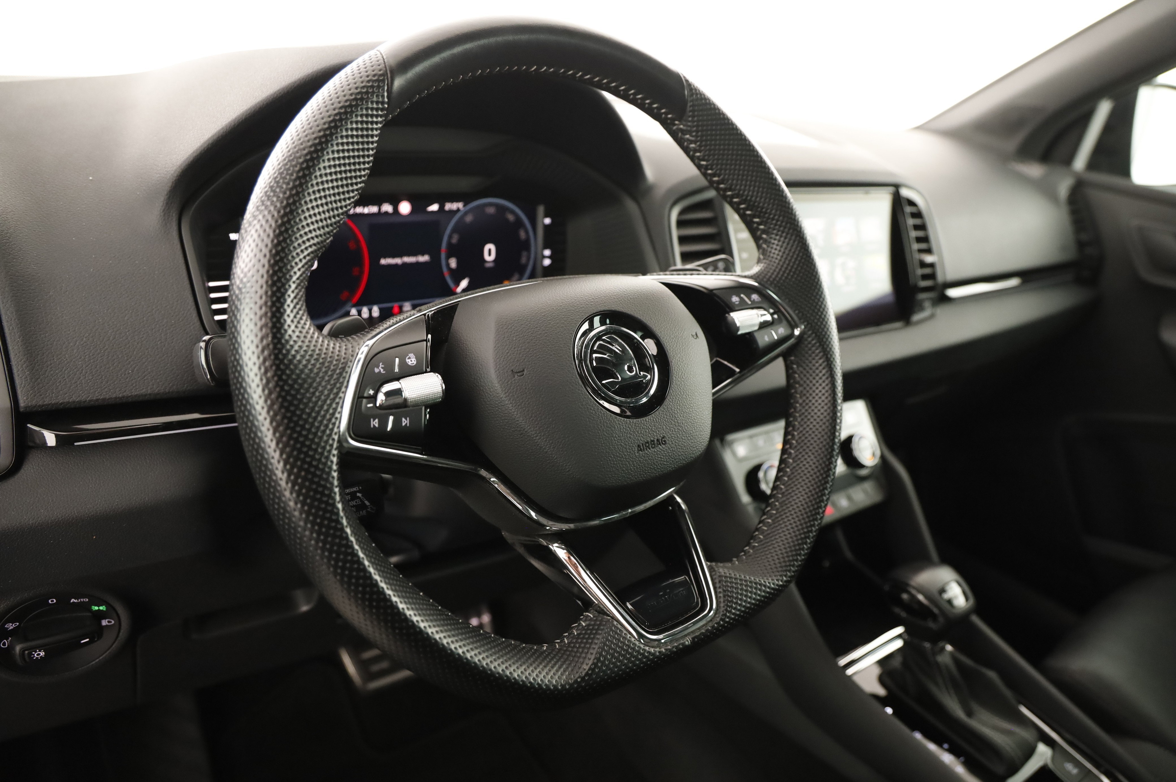 Skoda Karoq 2.0 TDI Sportline | Bild 8 von 24